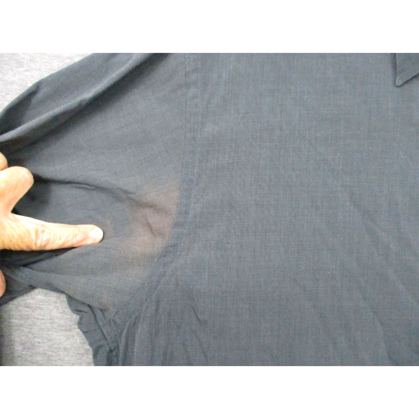 Brooks Brothers BROOKS BROTHERS Established 1818 Button Up Dress Shirt Gray 15.5 Regular Shirt Mens - 46 in Chest - 32-33 Sleeve - Check Pattern Size 42R - 5 Thumbnail