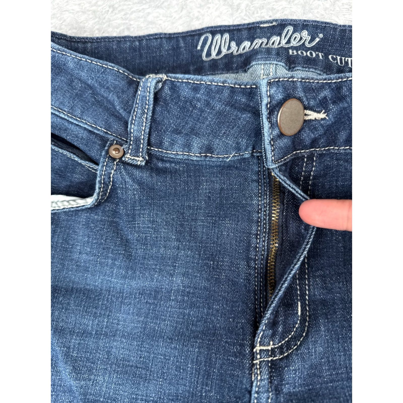 Wrangler Wrangler Jeans Bootcut Women 9 Blue Denim 30x32 Dark Wash Cotton Blend 5-Pocket Distressed Stretch Boots Casual Western Wrangler Size 30" / US 8 / IT 44 - 5 Thumbnail