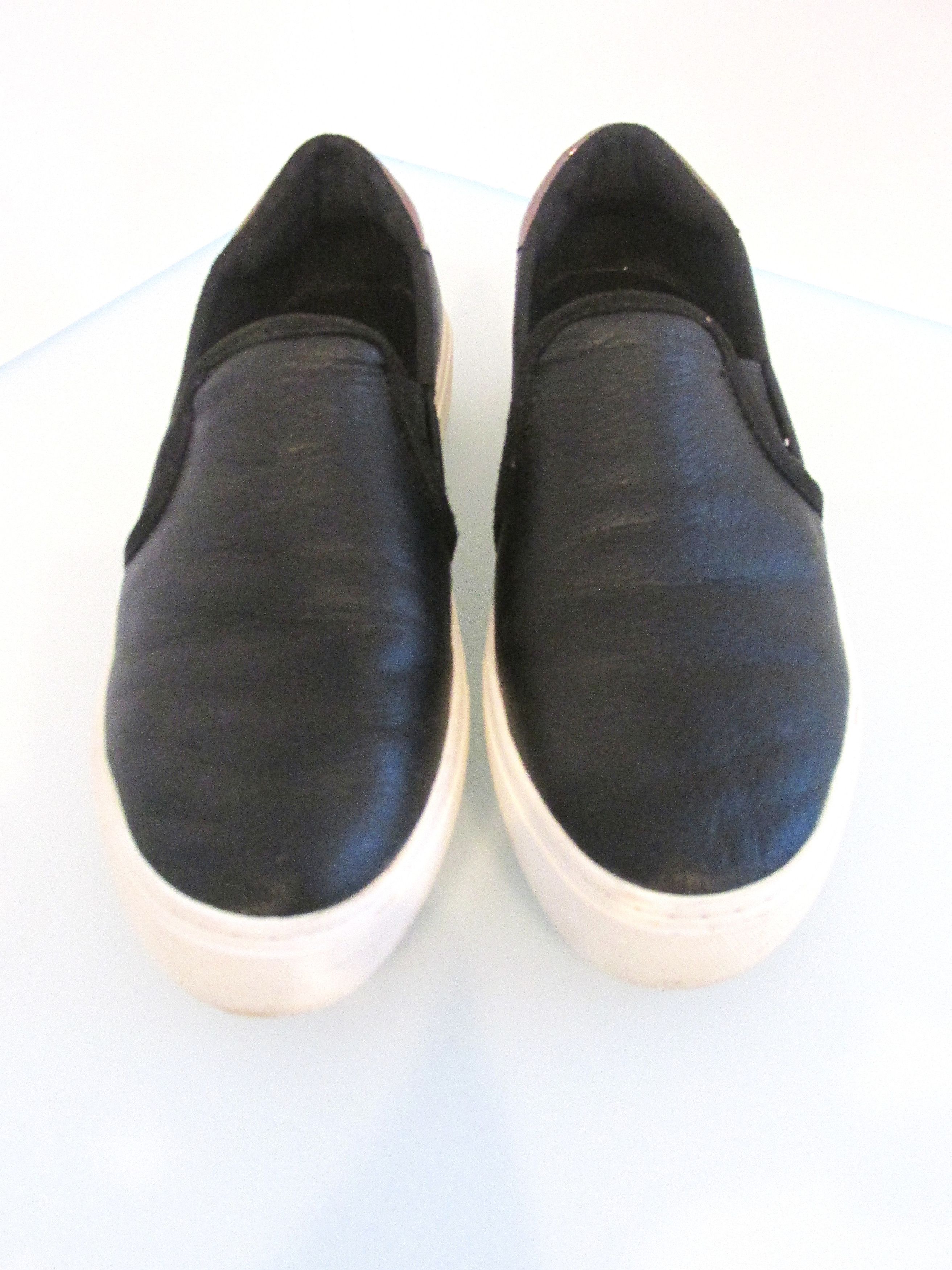 Ugg UGG Women's Leather Slip On Sneakers/Loafers Size 8M Size US 8 / IT 38 - 1 Thumbnail