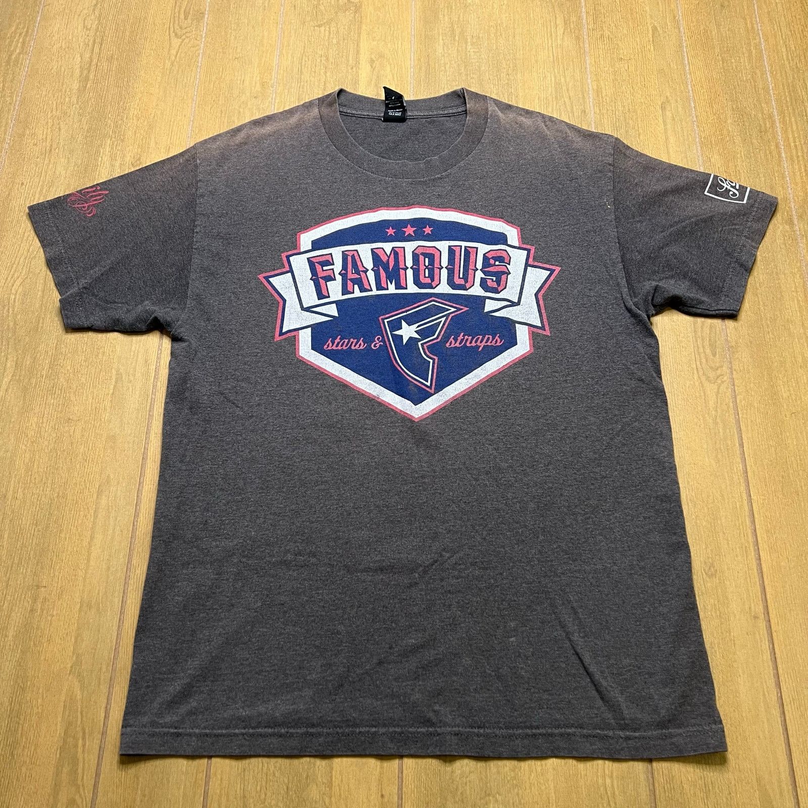 Almost Famous Vintage Y2K Famous Stars & Straps T shirt grey Sz L Distress Size US L / EU 52-54 / 3 - 1 Thumbnail