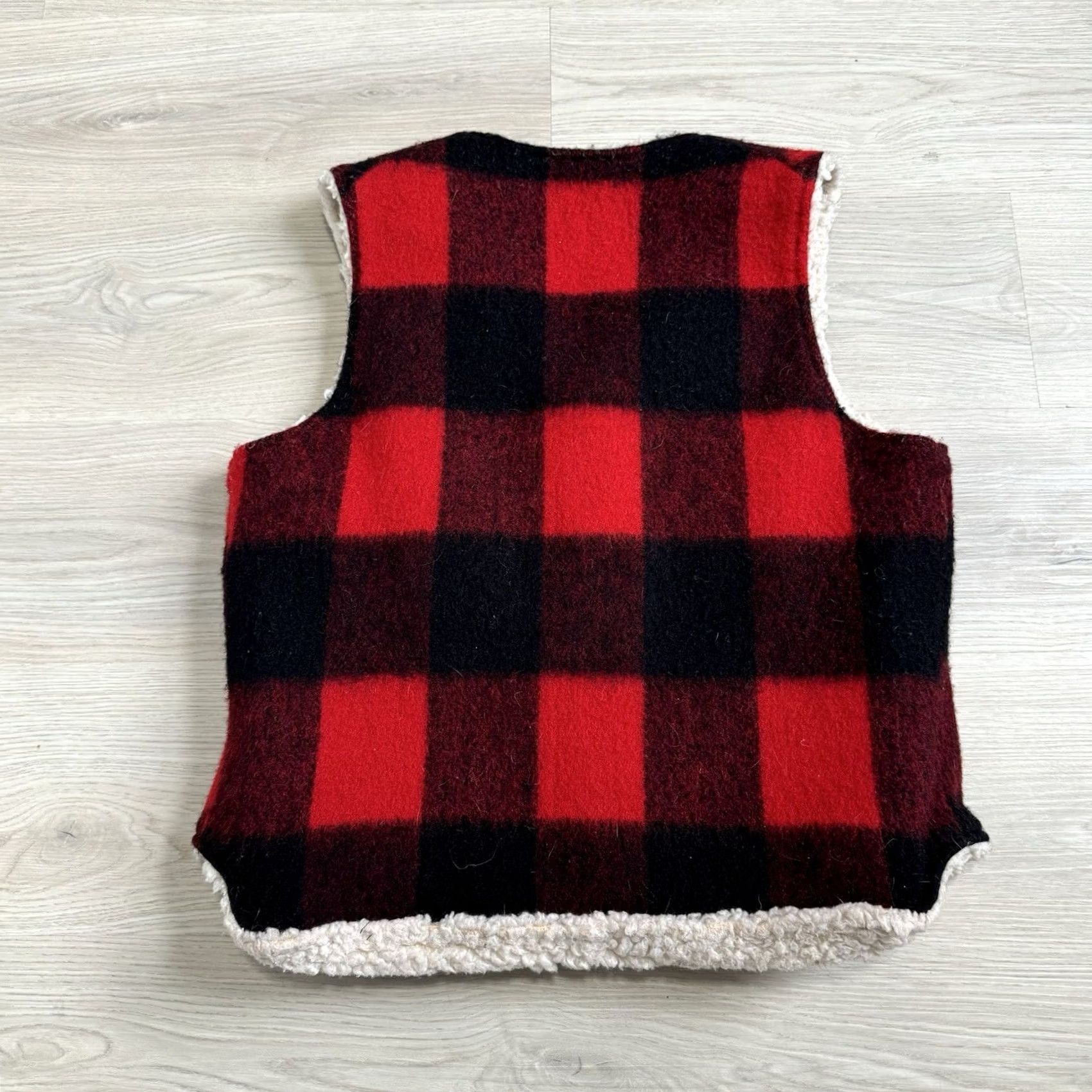 Vintage Woolrich Vintage Vest Mens Medium Red Black Sherpa Lined Buffalo Check Plaid Size US M / EU 48-50 / 2 - 6 Thumbnail