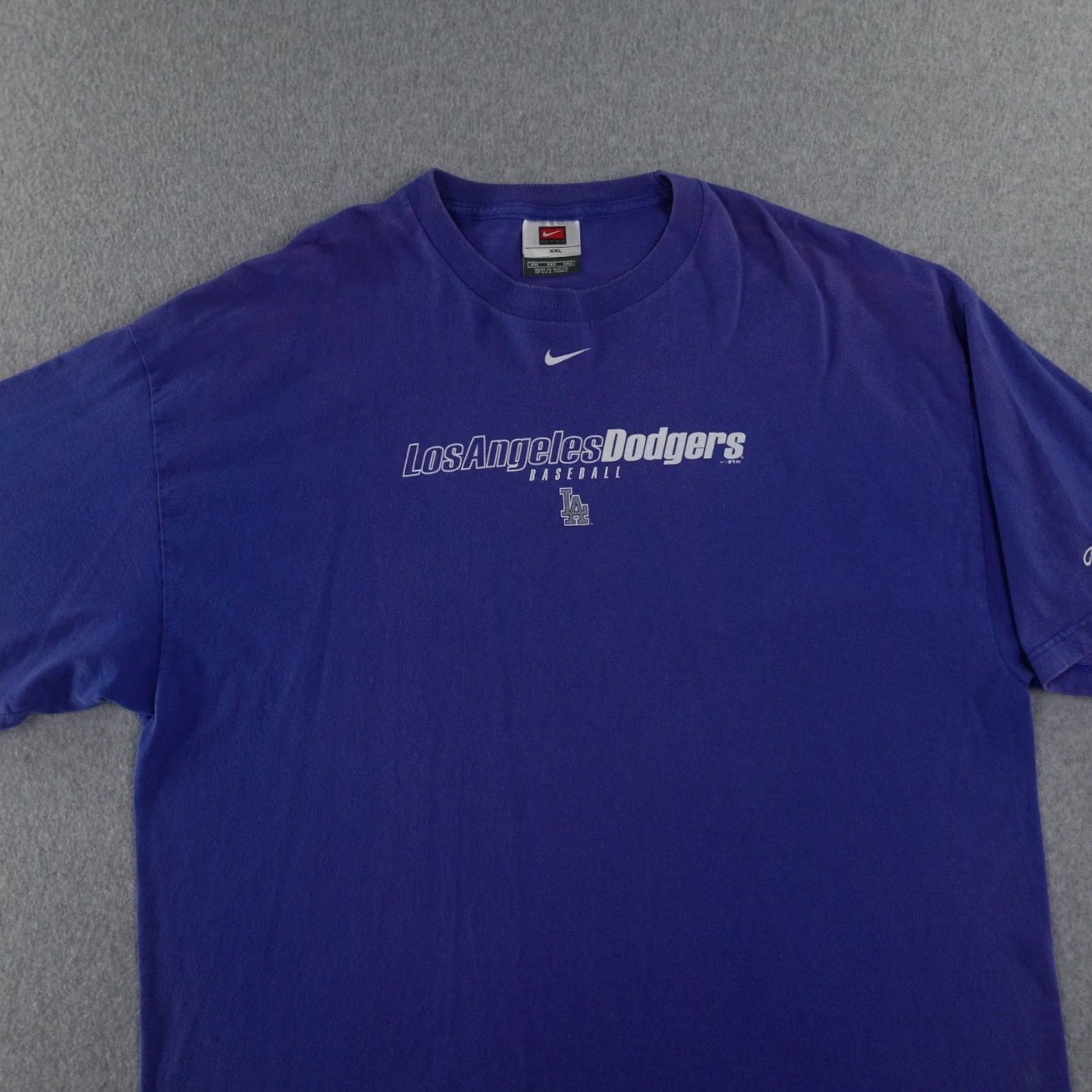 Nike VINTAGE Nike LA Dodgers T-Shirt 2XL Mens Blue MLB Center Swoosh Baseball 90s Size US XXL / EU 58 / 5 - 6 Thumbnail