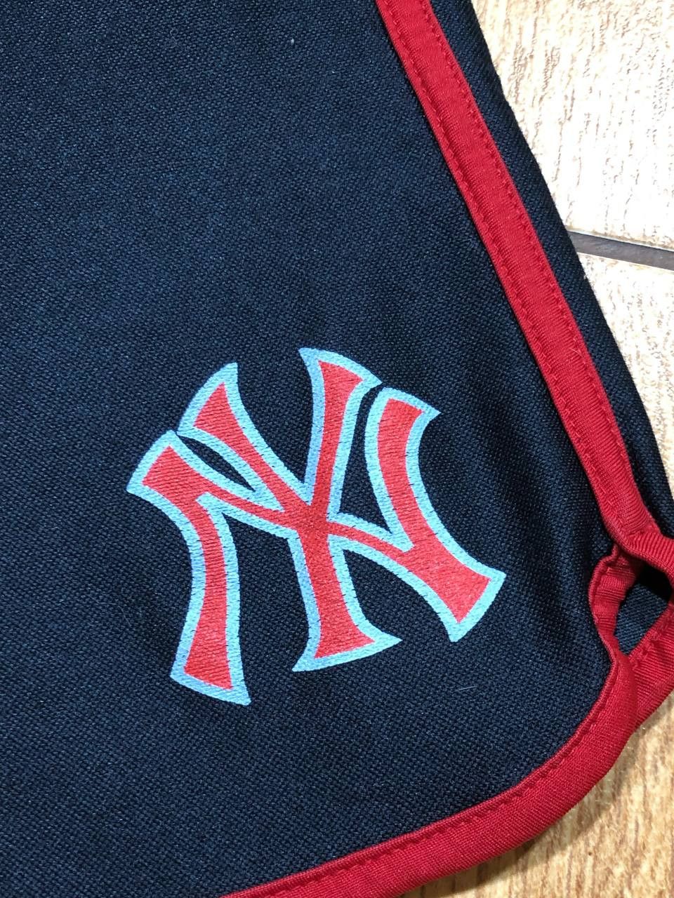 New York Yankees New York Yankees Men's Shorts Casual Logo Size US 28 / EU 44 - 10 Thumbnail