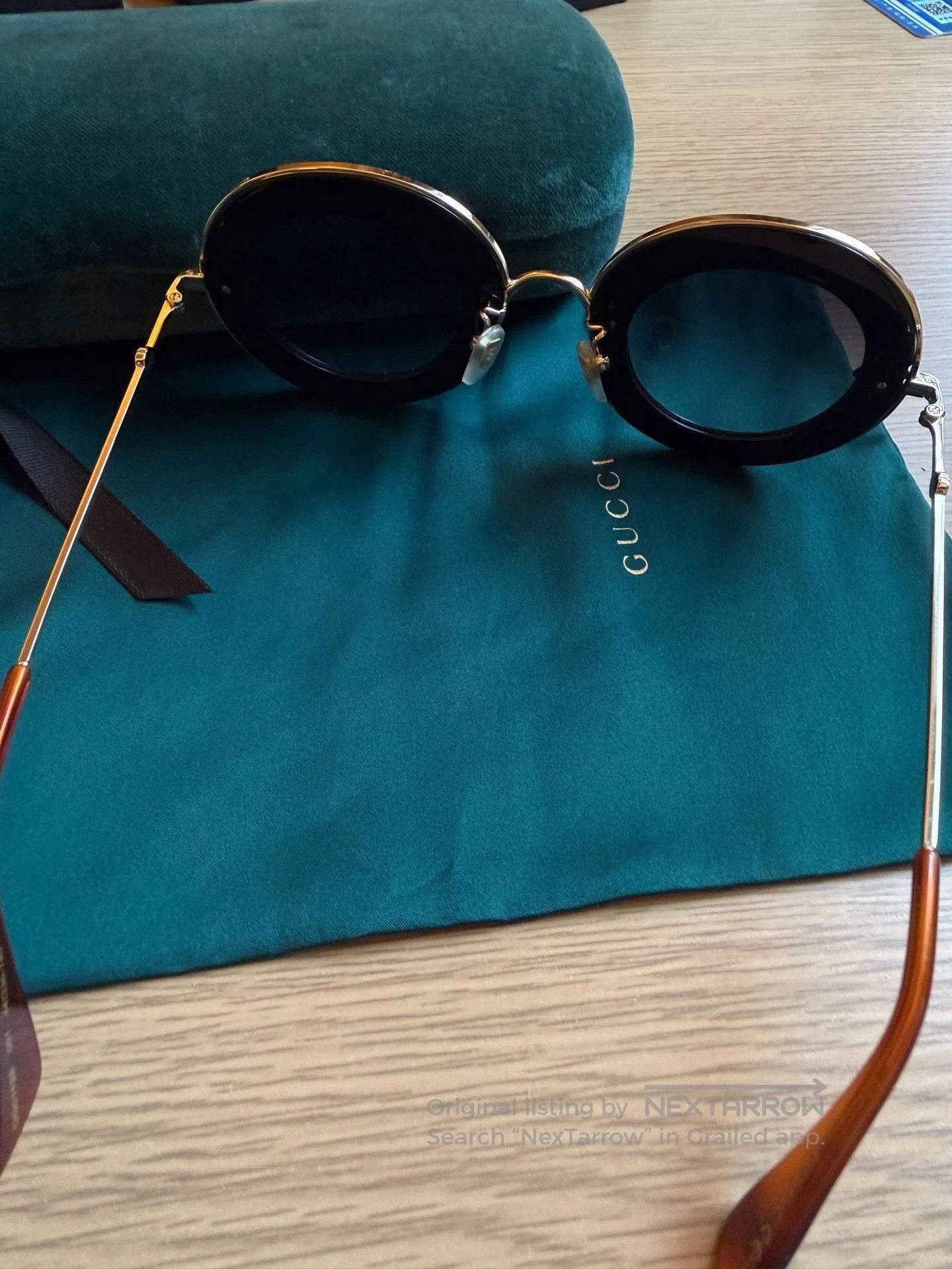 Gucci Gucci Round Frame Gold Bee Sunglasses. Size ONE SIZE - 2 Thumbnail