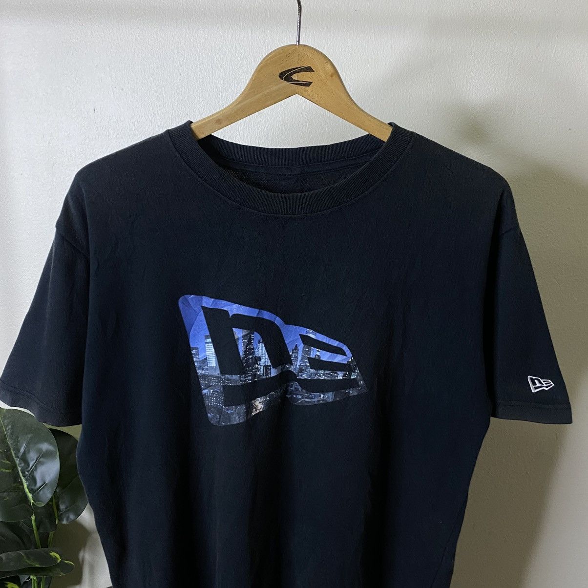 New Era Nice City Graphic T Shirt Size US L / EU 52-54 / 3 - 2 Thumbnail