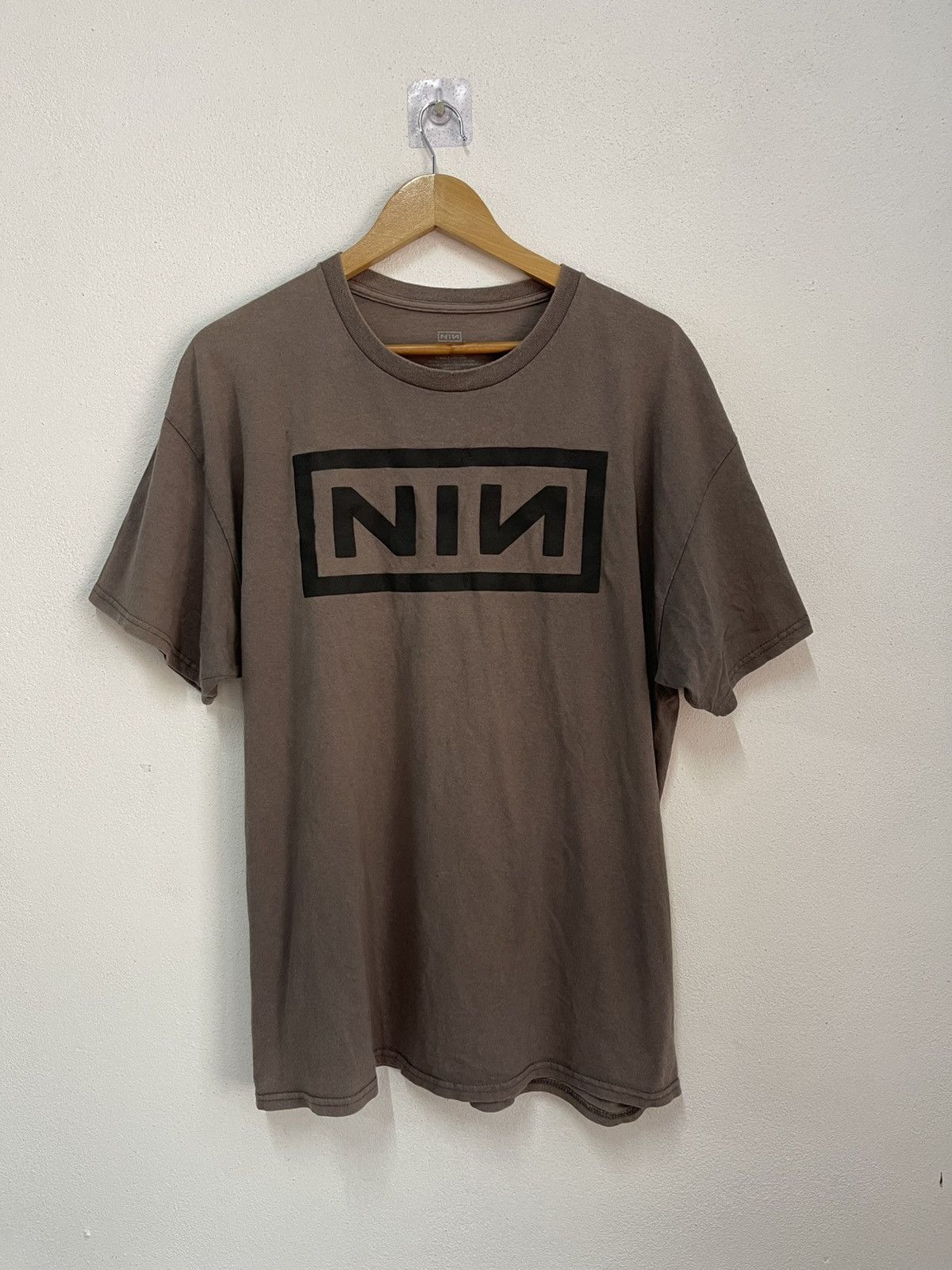 希少 00's Nine Inch Nails Tour 2006 Tシャツ VINTAGE NINE INCH NAILS 2006 Tour Shirt. Worn twice. | Depop