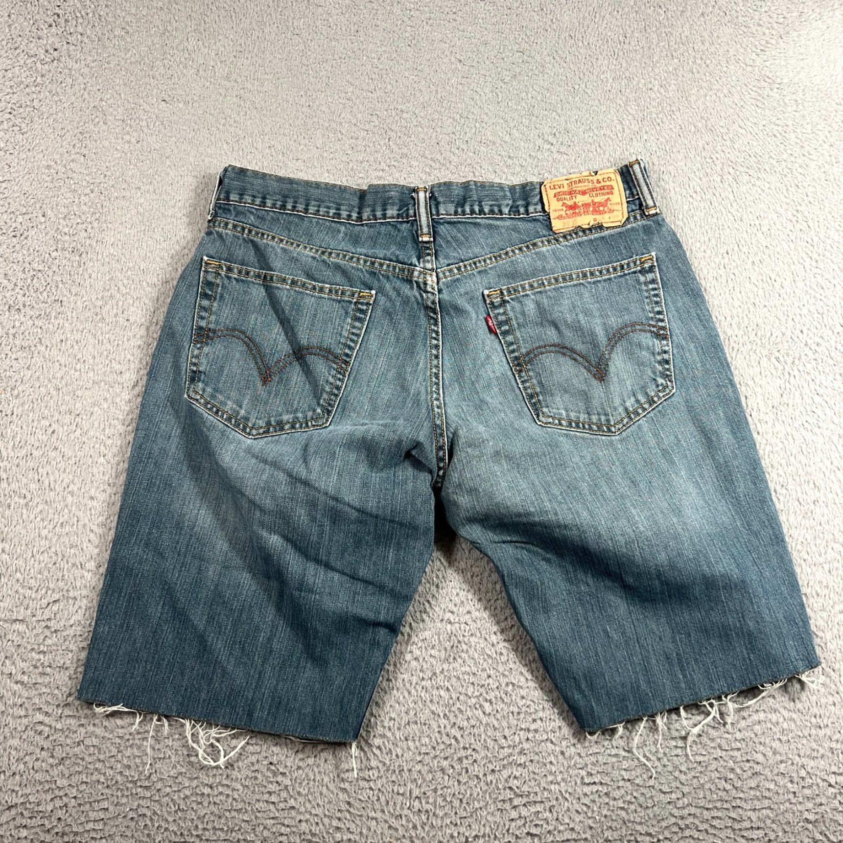 Levi's VINTAGE Levi's Bermuda Shorts Men 33 Blue Denim Casual Summer Beach Grunge 10" Inseam Size US 33 - 6 Thumbnail