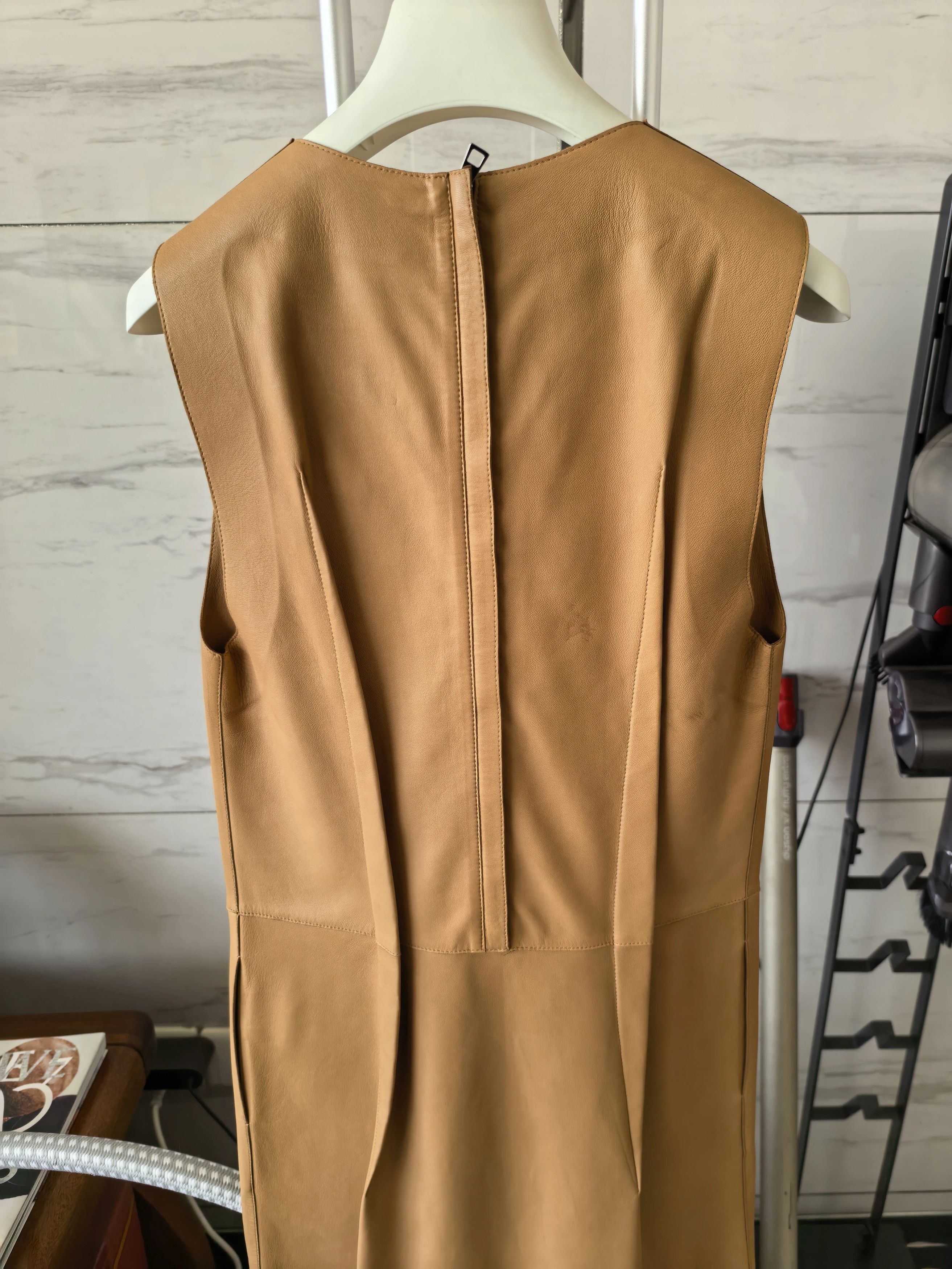 Loewe LOEWE short-sleeve lambskin leather skirt EU36 Size XS / US 0-2 / IT 36-38 - 5 Thumbnail
