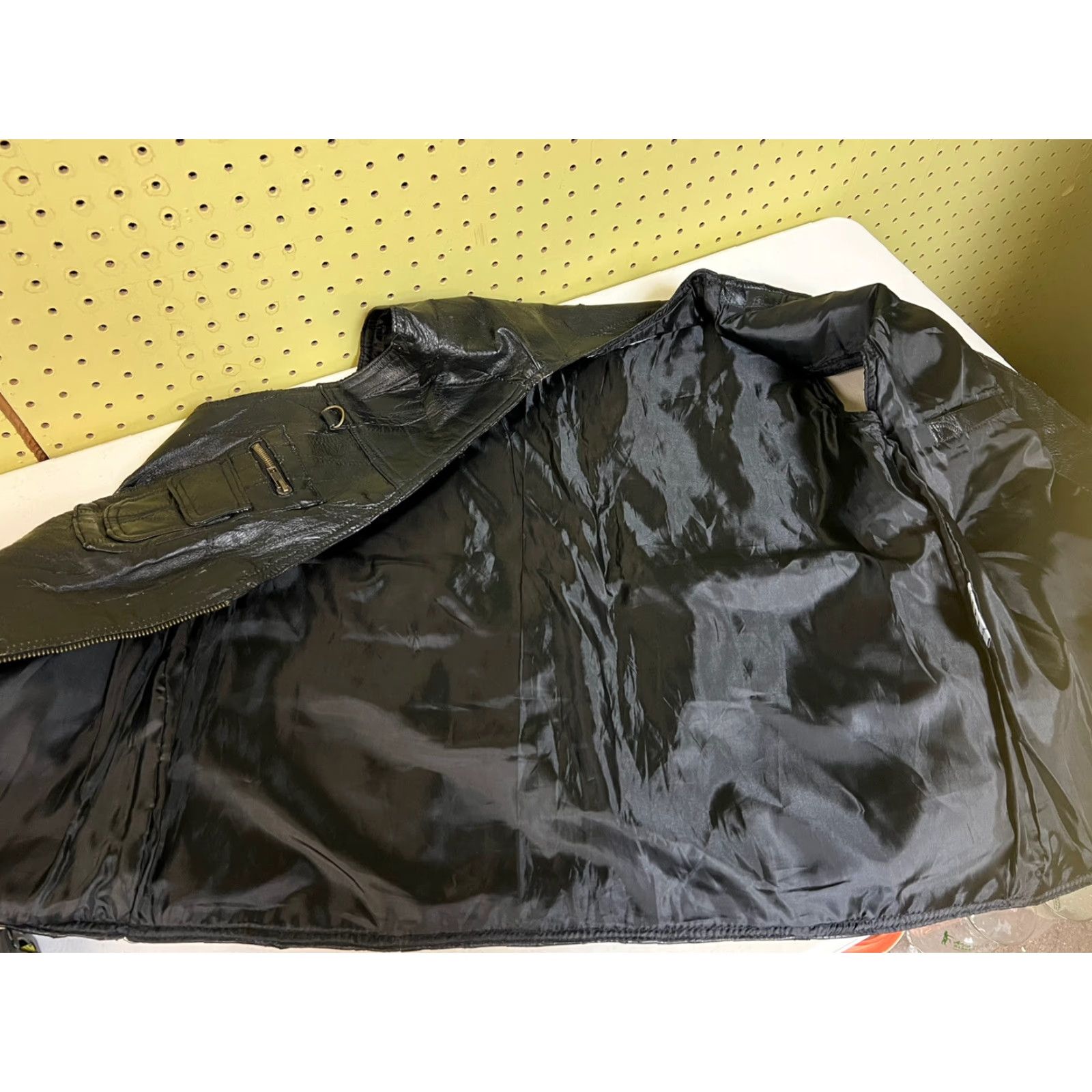 Vintage VINTAGE Rebel Rider Women’s 3XL Leather Vest Zip Motorcycle Black Womens Motorcycle Vest 3XL Vintage Leather Zip Vest Size XXL / US 16-18 / IT 52-54 - 4 Thumbnail
