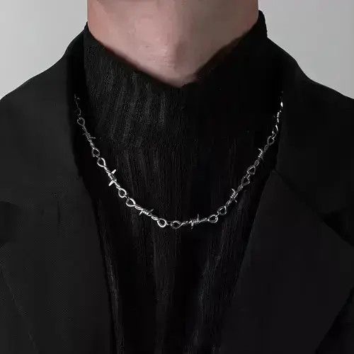 Other Vintage Twist Spiked Thorns Metal Barbed Wire Chain Size ONE SIZE - 1 Thumbnail