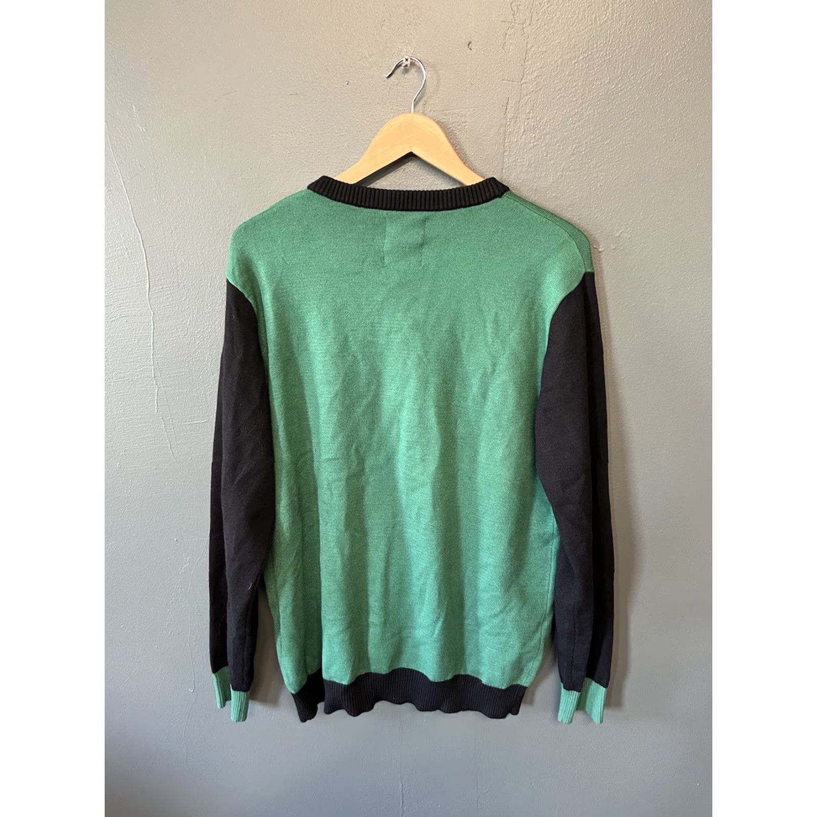 Vintage Attack On Titan Cardigan Unisex Adults Size L Green Button Up Sweater Season 2 X? Size US L / EU 52-54 / 3 - 2 Thumbnail