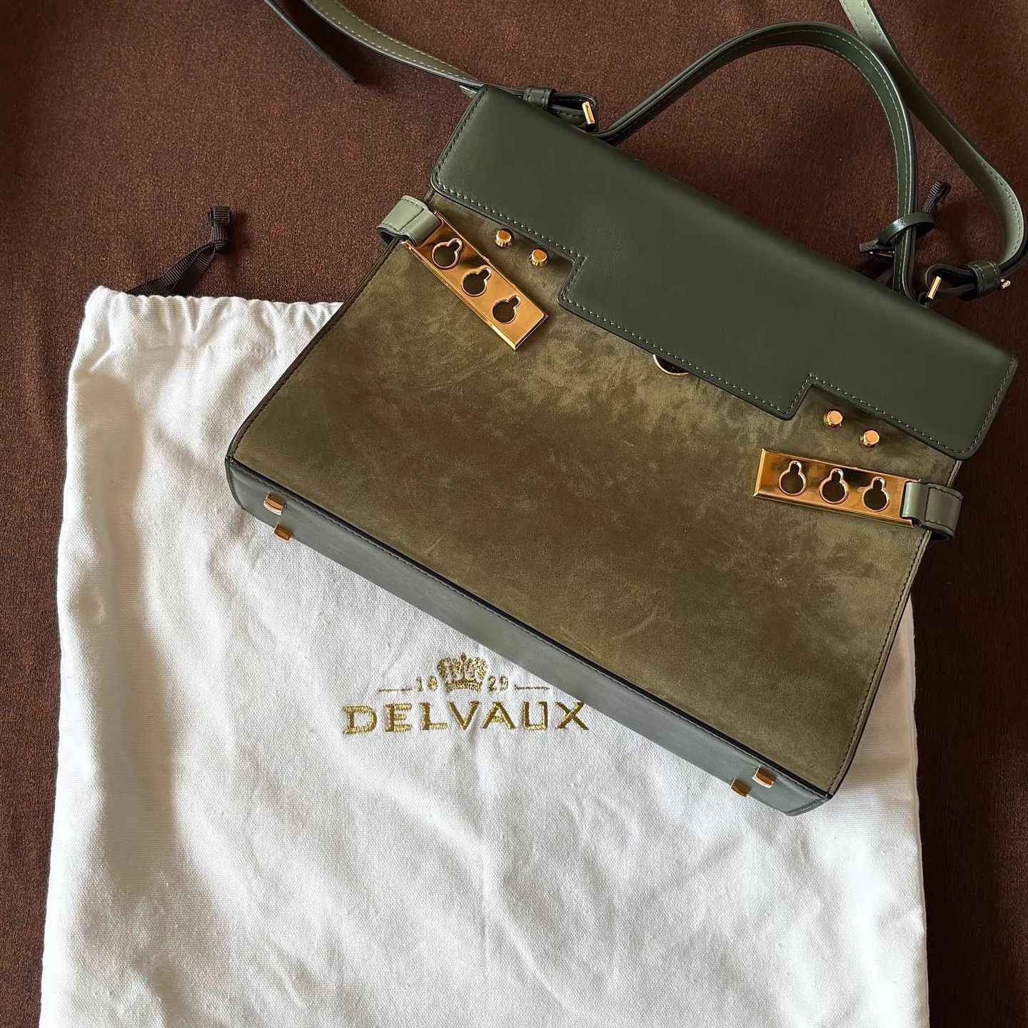 Delvaux Delvaux Tempête MM PineGreen Calfskin Wmn Adjustable Strap Size ONE SIZE - 1 Thumbnail