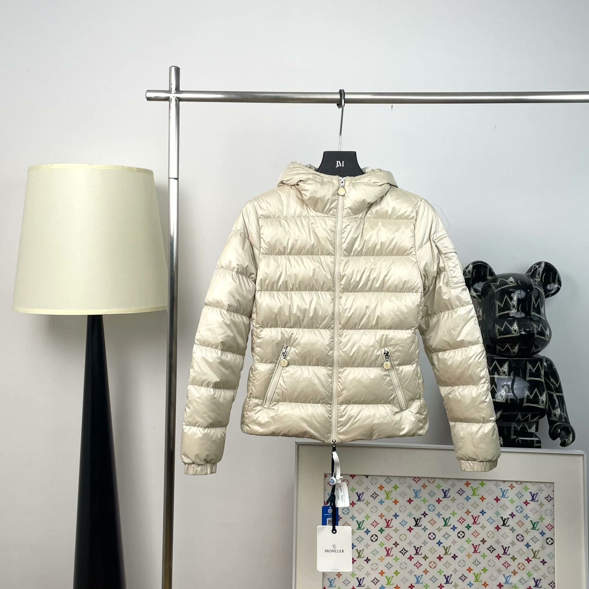 Moncler Moncler Down Cropped Down Jacket M Women Size M / US 6-8 / IT 42-44 - 1 Thumbnail