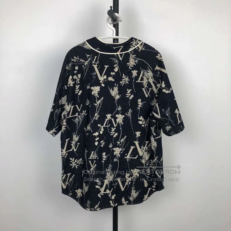Louis Vuitton Louis Vuitton short sleeves shirt Size US S / EU 44-46 / 1 - 3 Thumbnail