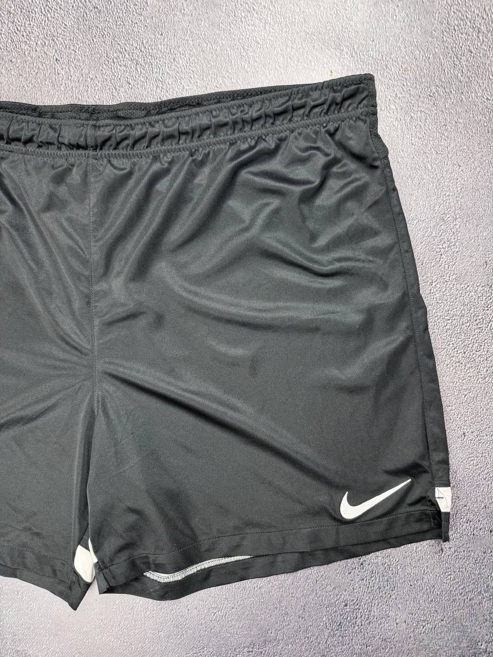 Nike Vintage Nike y2k black shorts Size XL Size US 38 / EU 54 - 4 Thumbnail