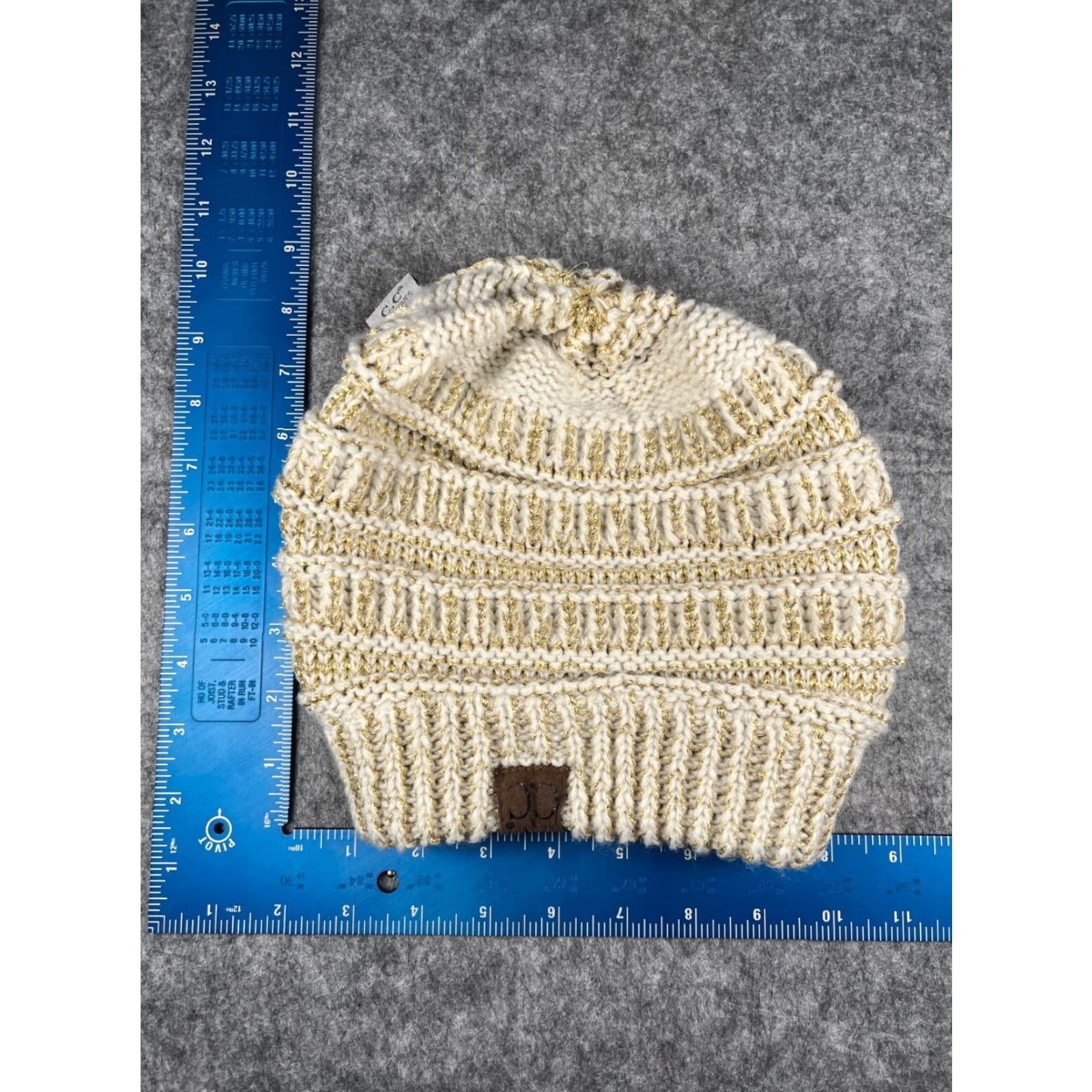 Vintage C.C Exclusive Beanie Toque Womens One Size Ivory Gold Knit Glittery Acrylic Ski Hat Size ONE SIZE - 5 Thumbnail