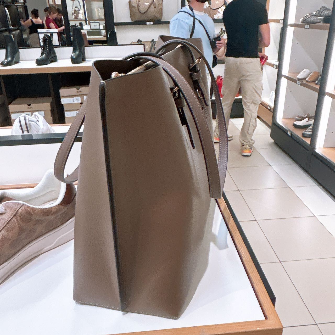 Coach Mollie Tote Bag CV968 Size ONE SIZE - 3 Thumbnail