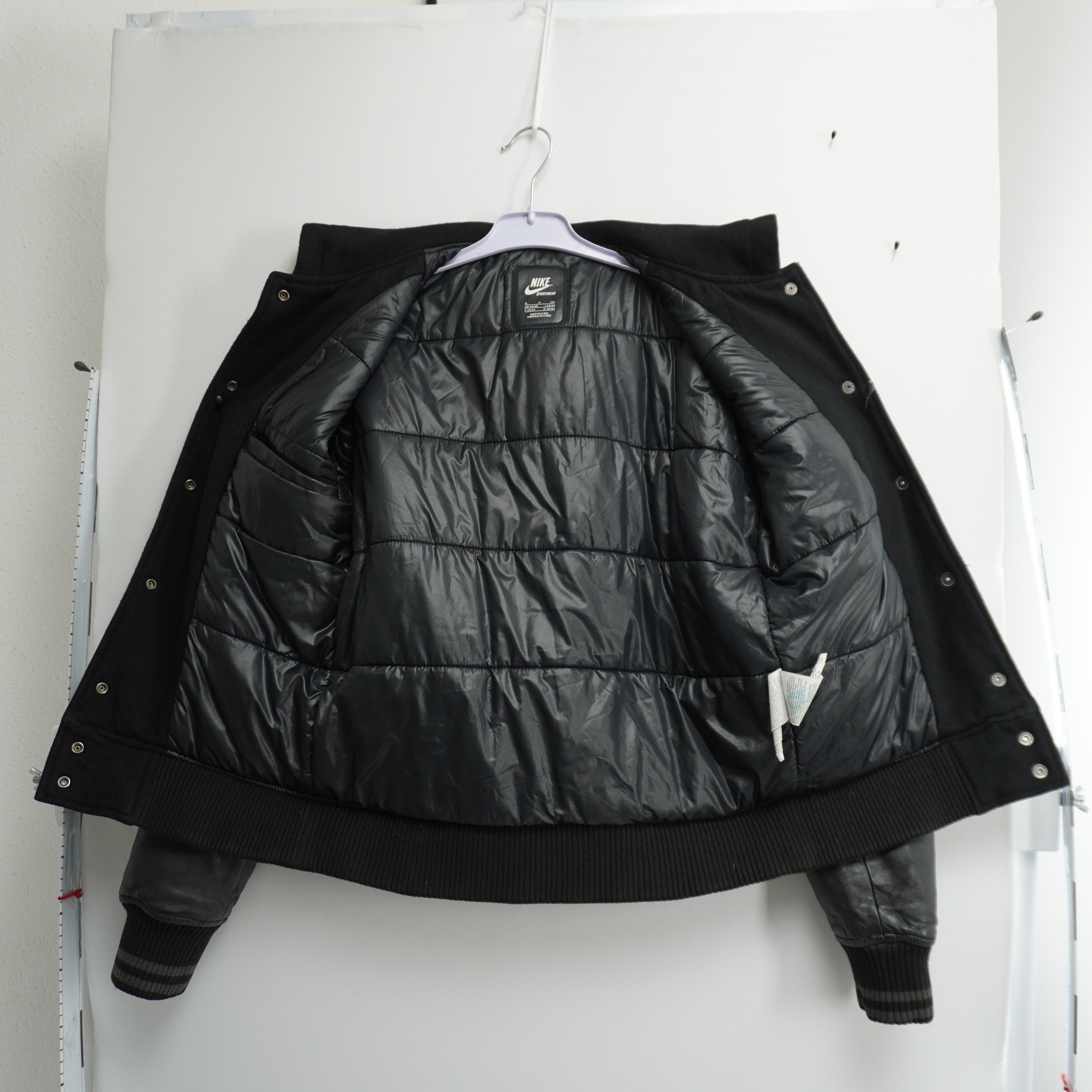 Nike Used Women's Nike Black Jacket Size S / US 4 / IT 40 - 7 Thumbnail