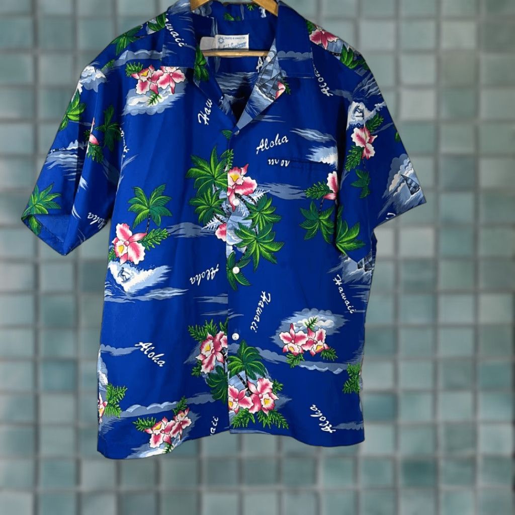 Vintage Surfside Sportswear Waikiki Hawaiian Silk Camp Shirt Short Sleeve Button XL Men Blue Cream Button-Up Shirt XL Mens Size US XL / EU 56 / 4 - 1 Thumbnail