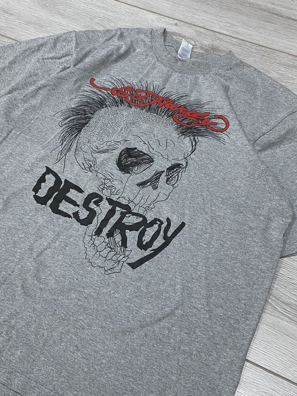 Ed Hardy Ed Hardy Destroy skull 💀 Punks not dead 90s vintage t-shirts Size US L / EU 52-54 / 3 - 4 Thumbnail
