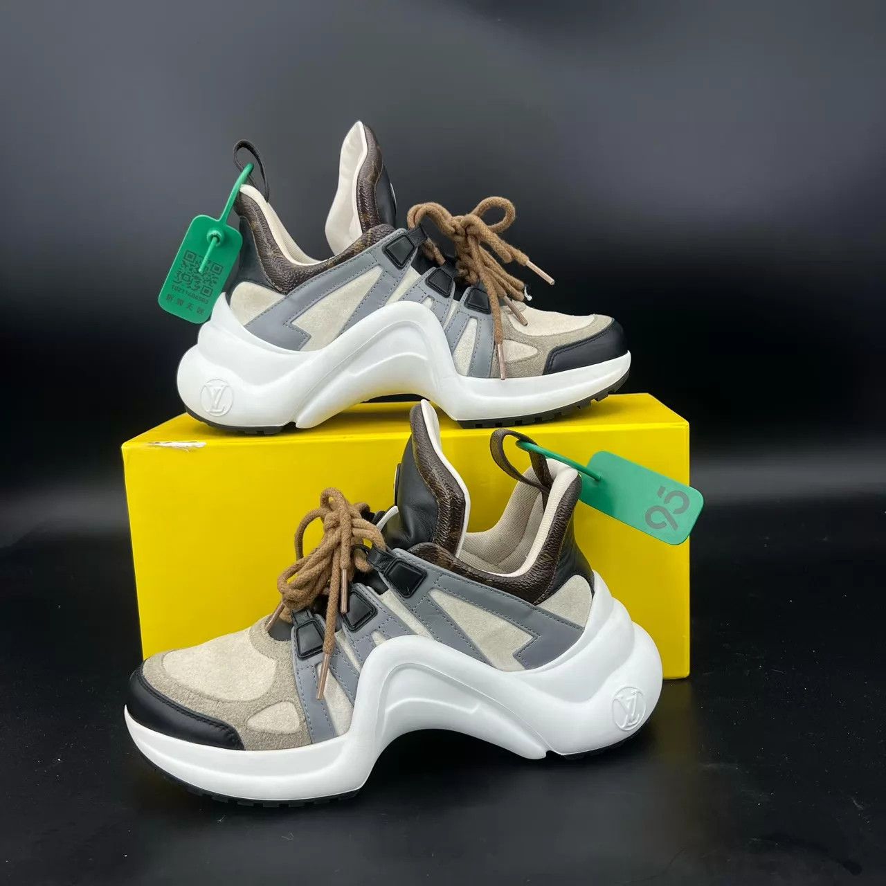 Louis Vuitton LV Archlight 35.5 White/Gray/Black 2x Worn Size US 5 / IT 35 - 3 Thumbnail