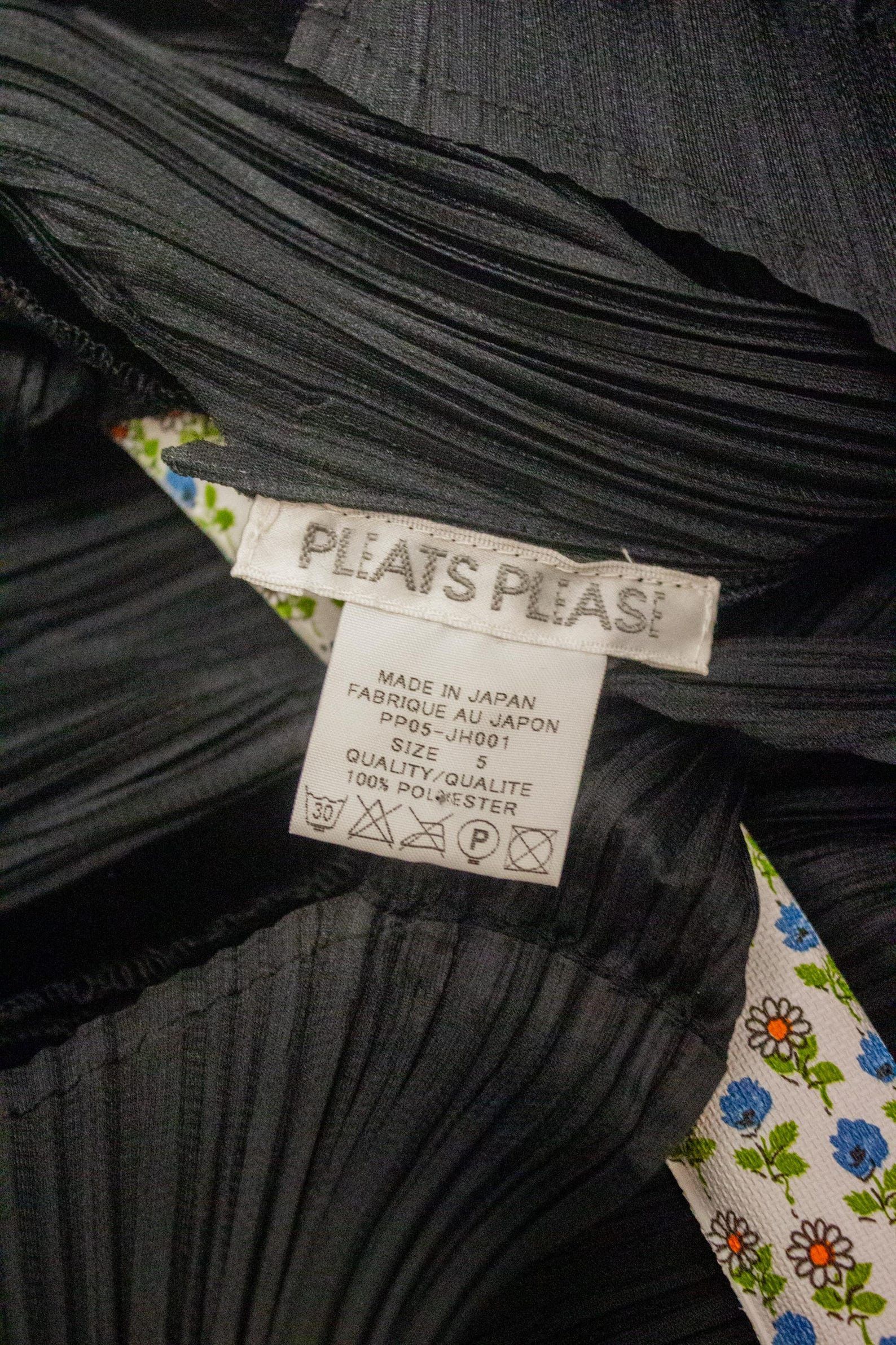 Pleats Please Issey Miyake Issey Miyake Pleated Dress with Velvet Panels (Size 05) Size L / US 10 / IT 46 - 6 Thumbnail