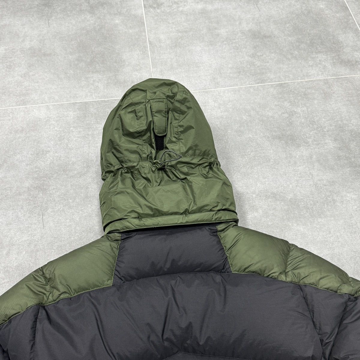 Montbell Montbell Multi Pocket Puffer Down Jacket Men Dark Green Size US L / EU 52-54 / 3 - 24 Thumbnail