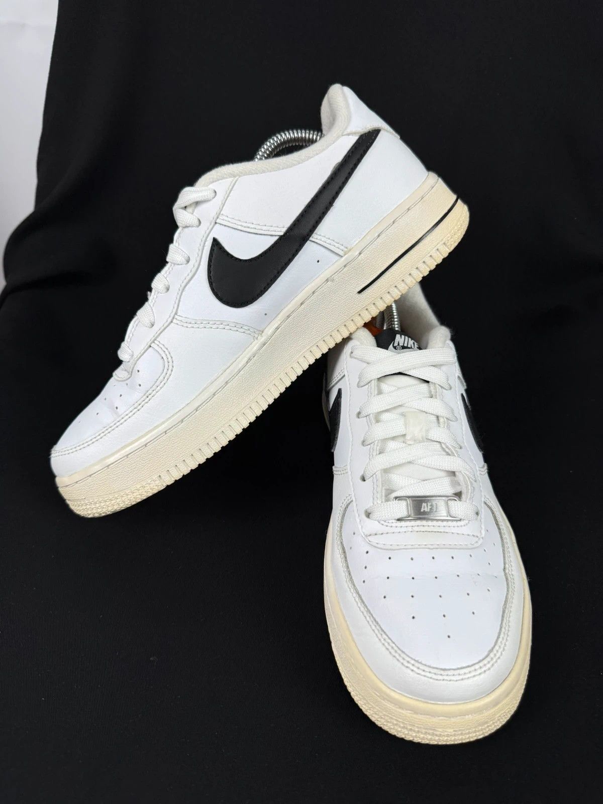 Nike Nike Air Force 1 Trainers size 37.5 Size US 7 / IT 37 - 6 Thumbnail