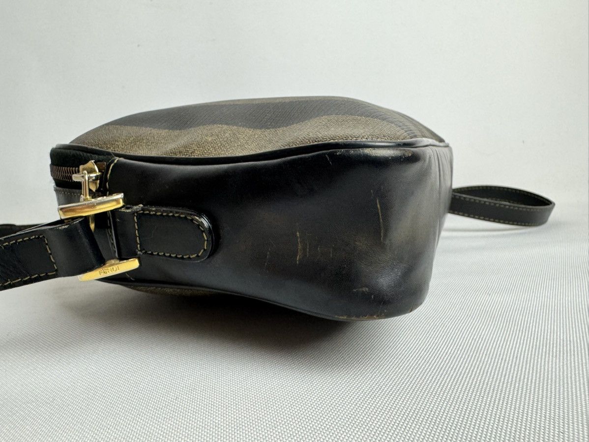 Fendi Vintage Fendi Peguin Crossbody Bag Canvas Size ONE SIZE - 2 Thumbnail