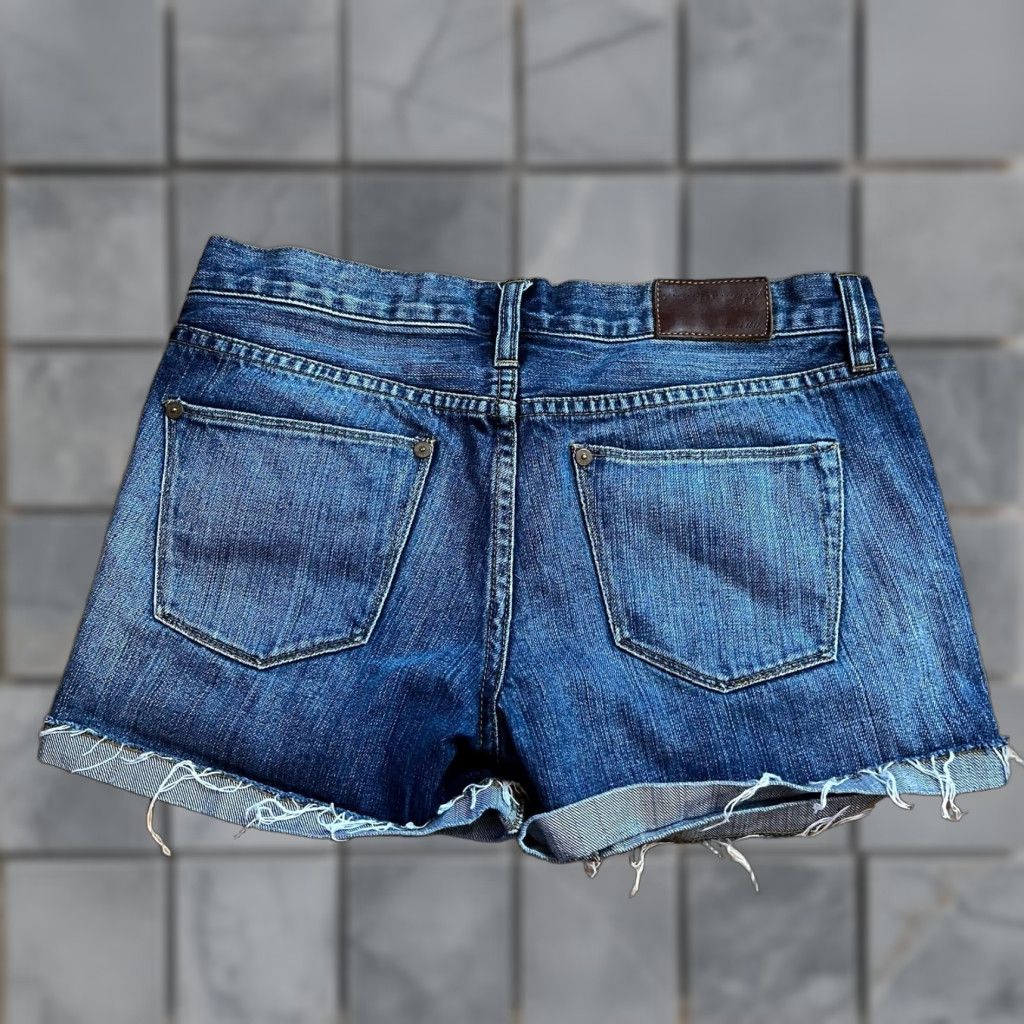 Madewell Madewell Jeans Shorts Womens 26 Blue Cuffed 31x3 Short Jeans Women 26 Blue Cuffed Womens Men? Size 26" / US 2 / IT 38 - 1 Thumbnail