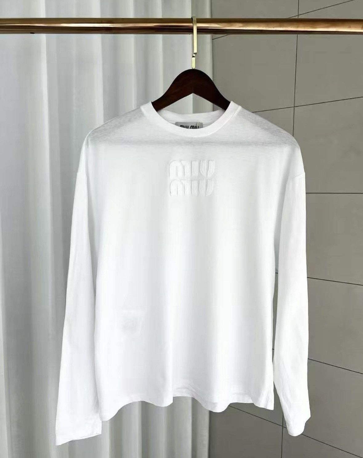 Miu Miu Miu miu New white chest logo long sleeve Size US XS / EU 42 / 0 - 1 Thumbnail