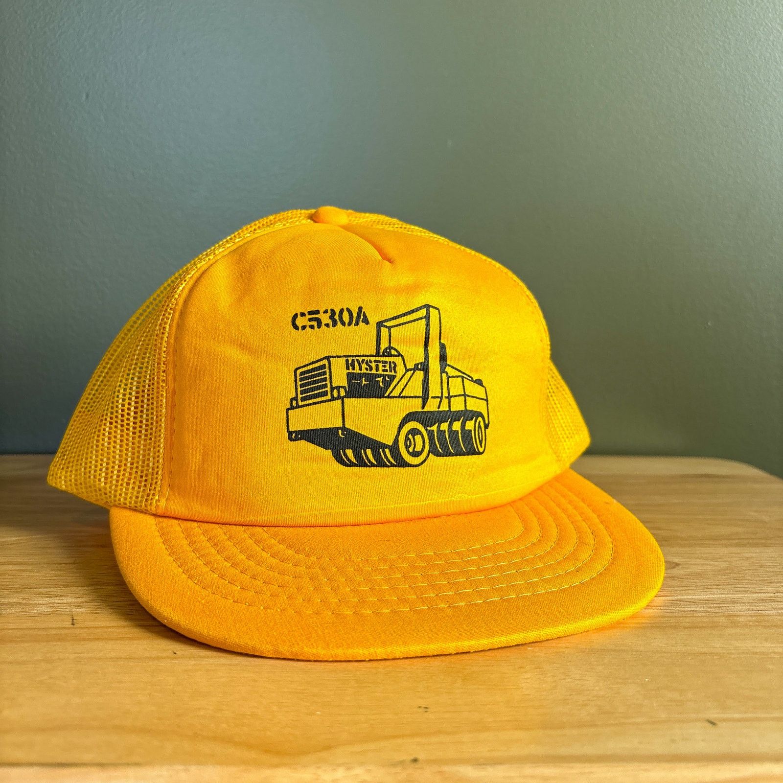 Yupong Vintage Hyster C530A Pneumatic Roller Trucker Snapback Hat Size ONE SIZE - 1 Thumbnail