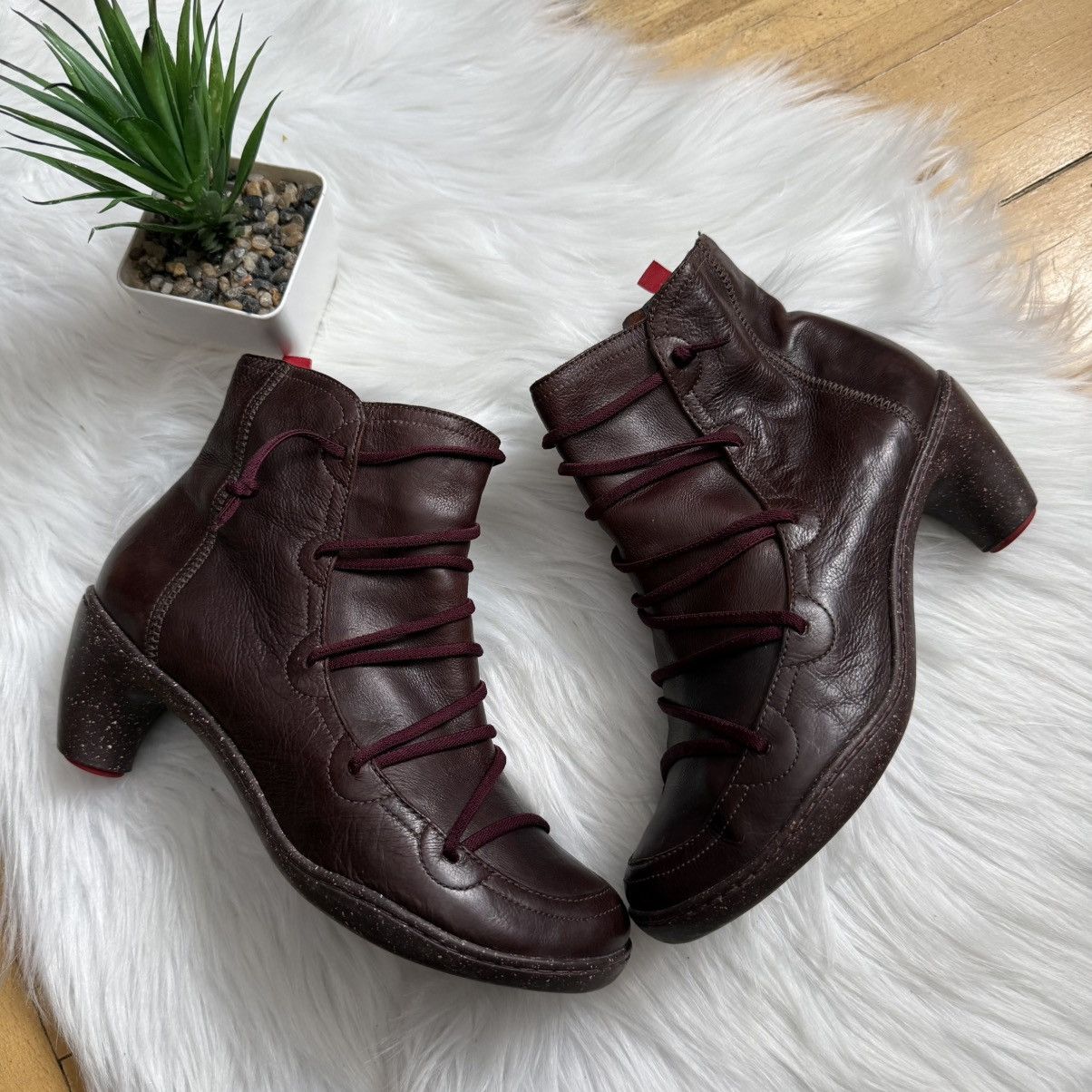 📌 Vintage Camper Leather Rubber Sole Heel Boots
