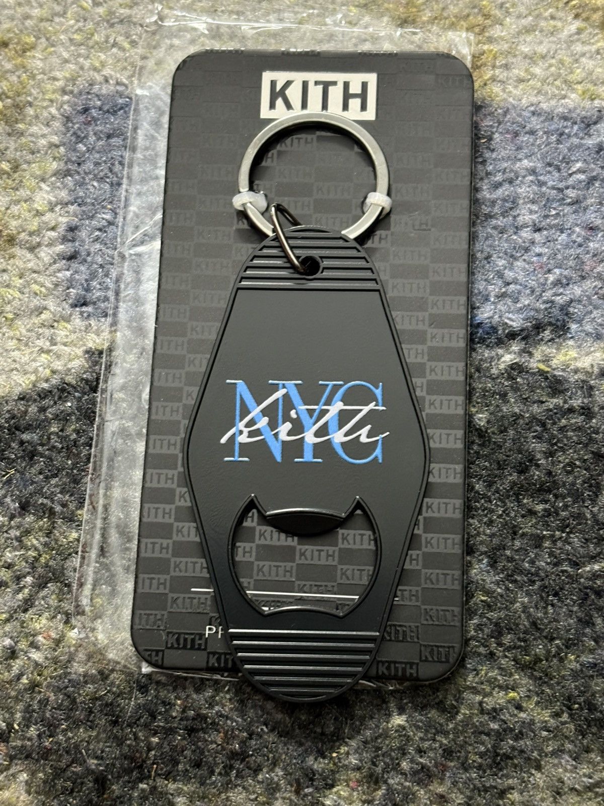 Kith × Ronnie Fieg Kith Bottle Opener Keychain (NYC Instore Exclusive) Size ONE SIZE - 3 Thumbnail
