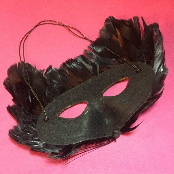 Other Black Feather Cat Mask With Whiskers Size ONE SIZE - 3 Thumbnail