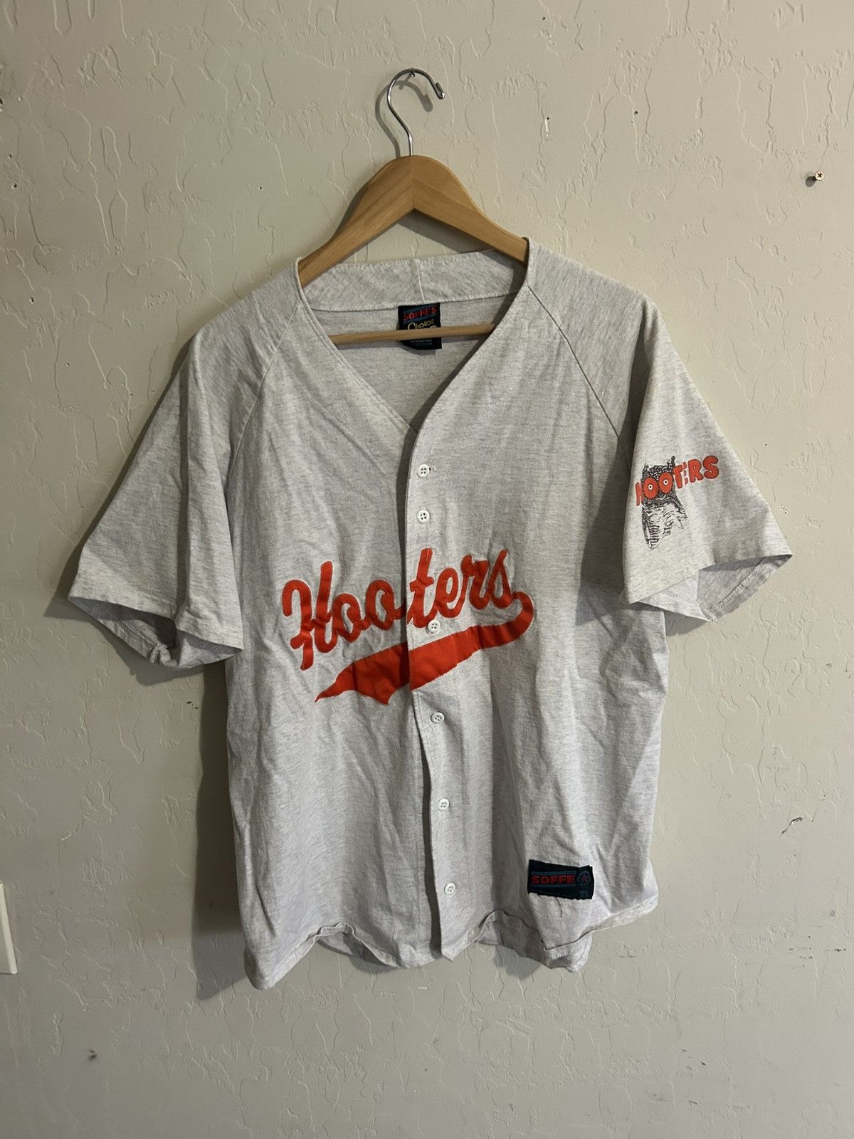 Vintage Vintage Hooters Jersey Size XL Size US XL / EU 56 / 4 - 1 Thumbnail