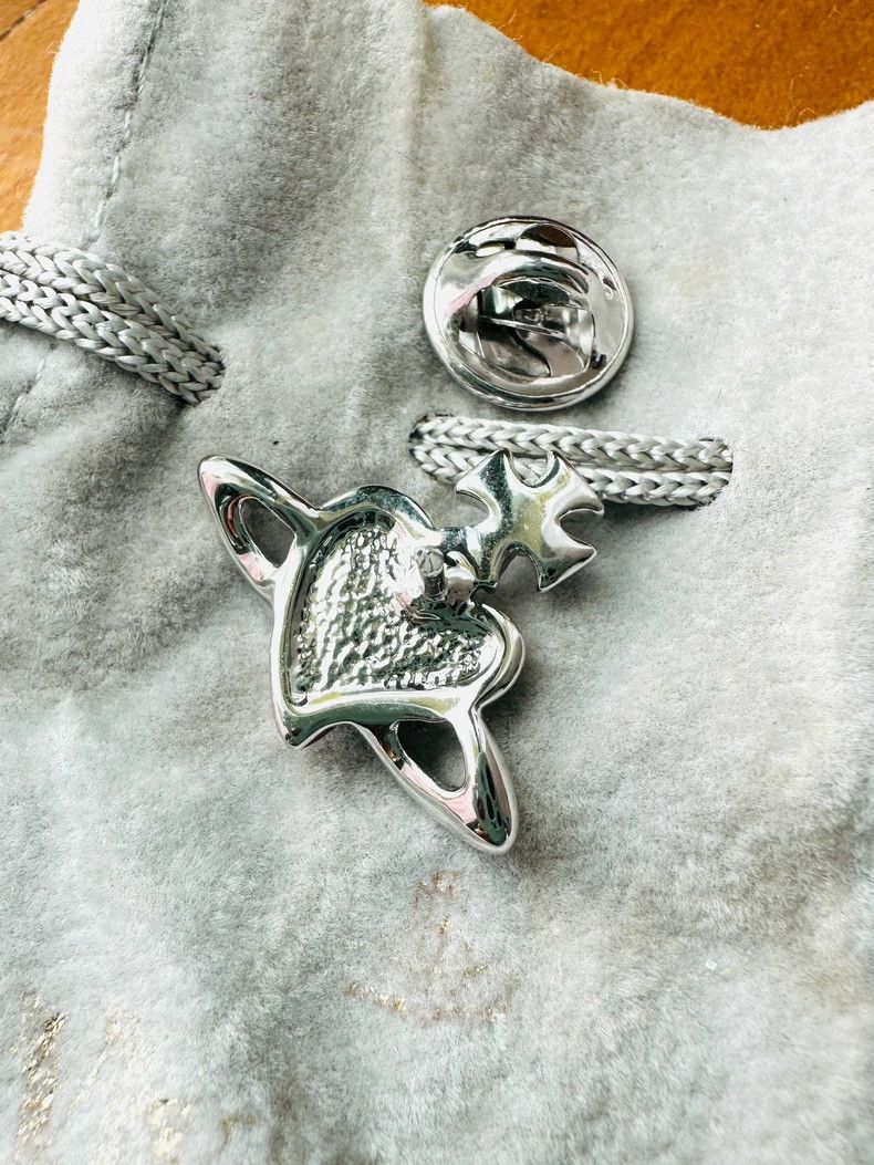 Vivienne Westwood Vivienne Westwood Limited Edition Red Heart Saturn Brooch Size ONE SIZE - 4 Thumbnail