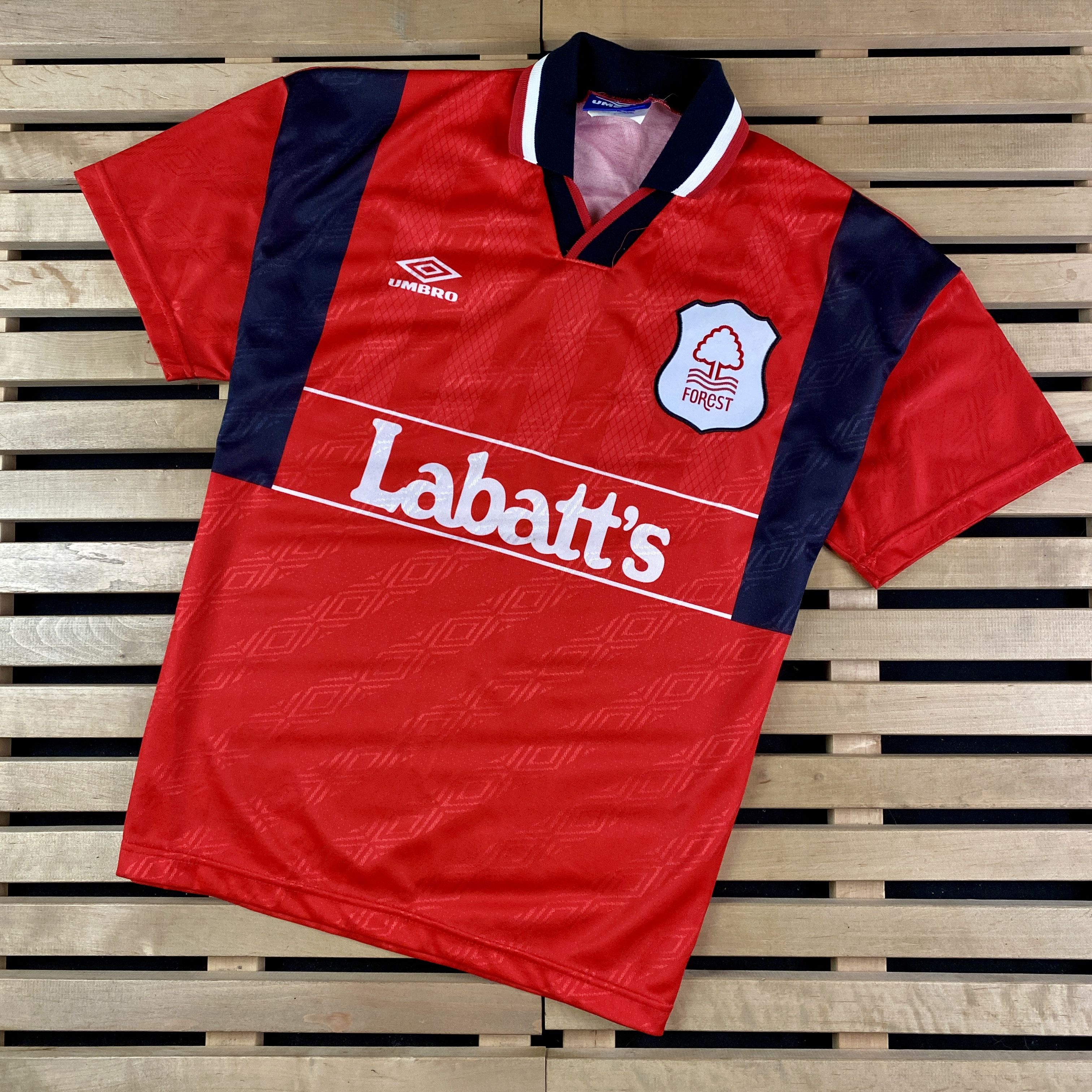 image of Soccer Jersey x Umbro Mens Football Jersey Umbro Nottingham Forest Vintage Size M in Red