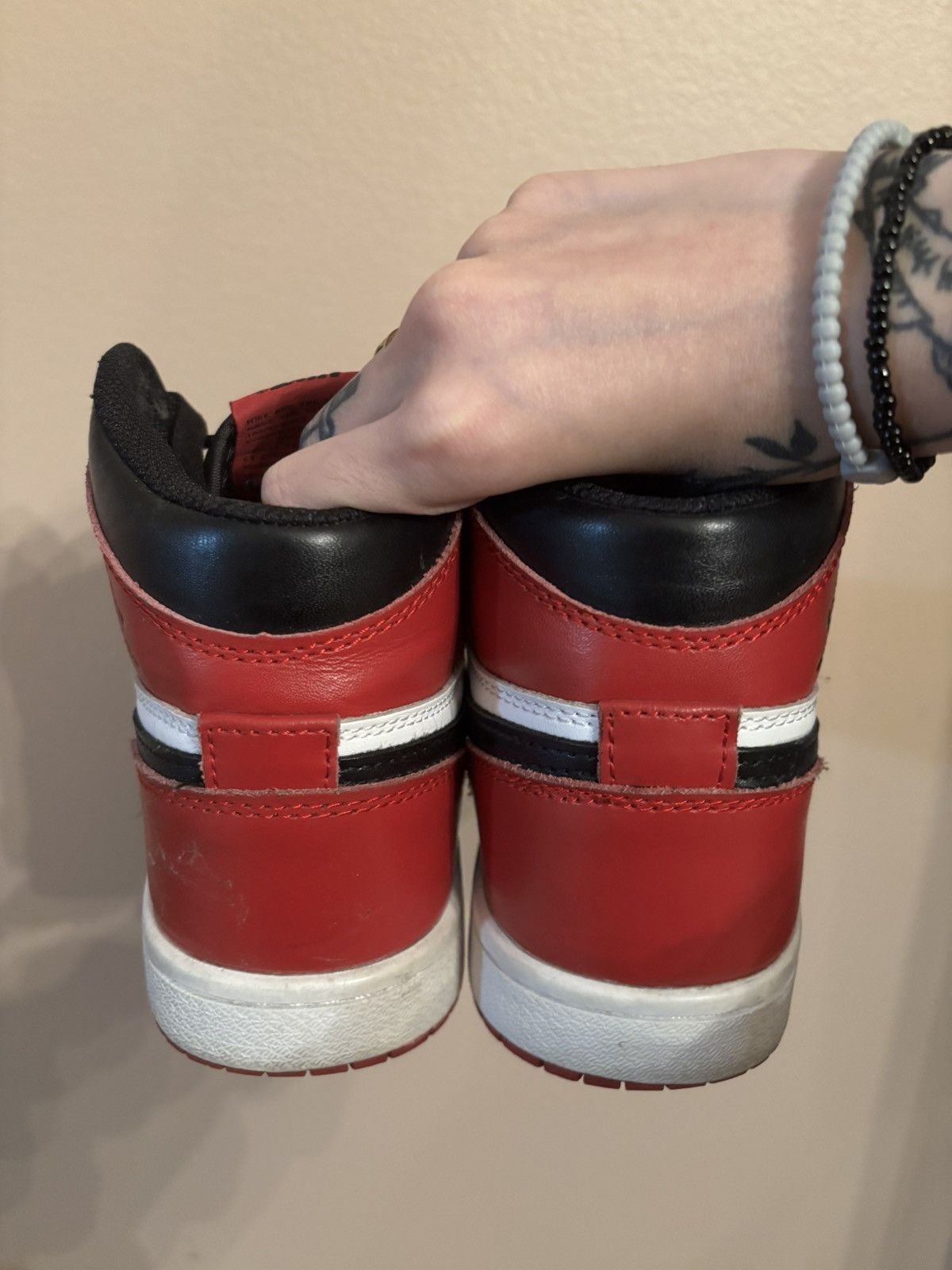 Jordan Brand Air Jordan 1 Retro High OG 'Bred Toe' Size US 6.5 / EU 39-40 - 4 Thumbnail