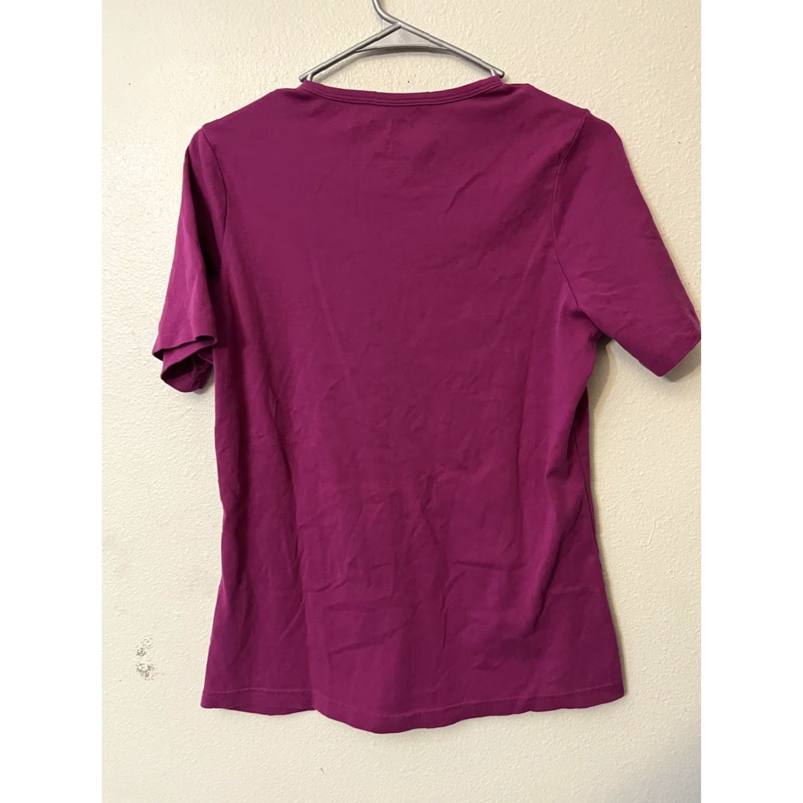 Duluth Trading Company Duluth Trading Co. Womens Magenta T-Shirt Crew Neck Short Sleeve 100% Cotton Casual Outdoor Walking Lightweight Comfort Mens? Size M / US 6-8 / IT 42-44 - 2 Thumbnail