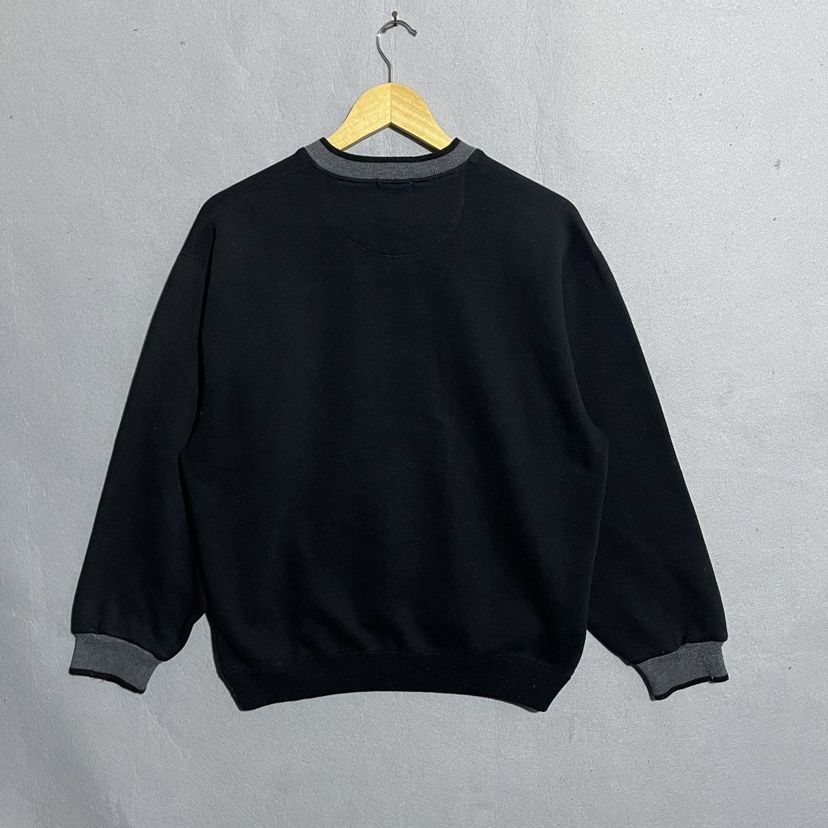 Japanese Brand 1990s–2000s Suntory Original Design V-Neck Sweatshirt Size US M / EU 48-50 / 2 - 6 Thumbnail