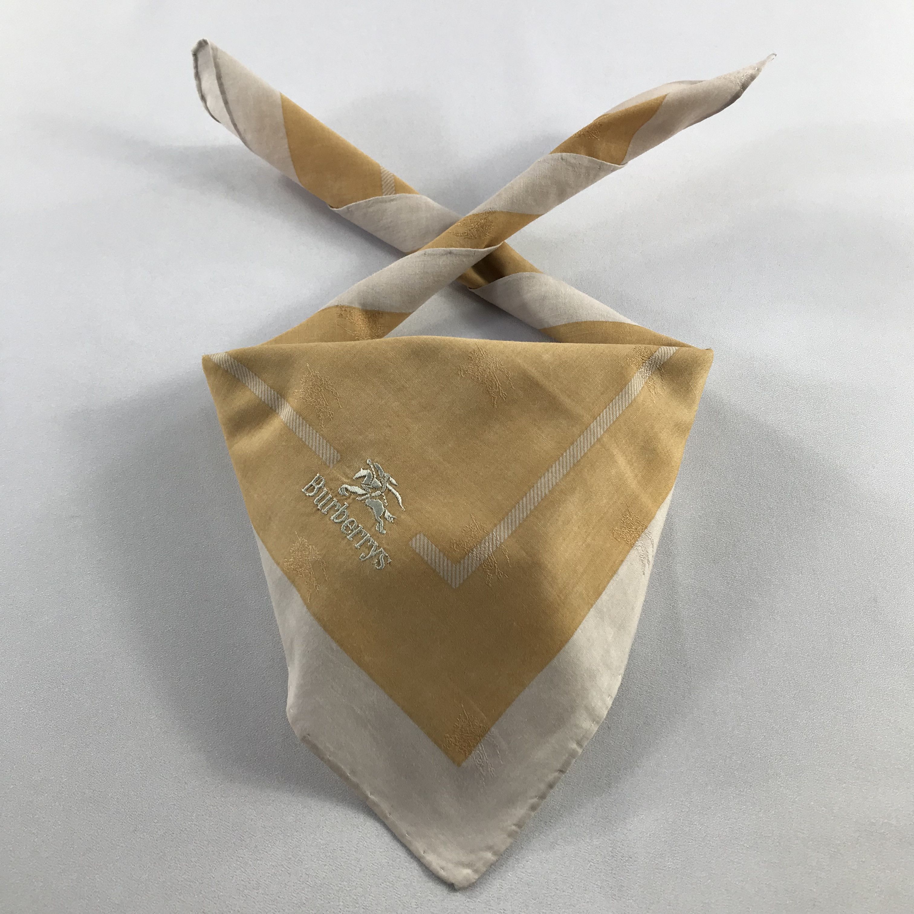 Burberry Burberry Handkerchief / Bandana / Neckerchief C738 Size ONE SIZE - 1 Thumbnail