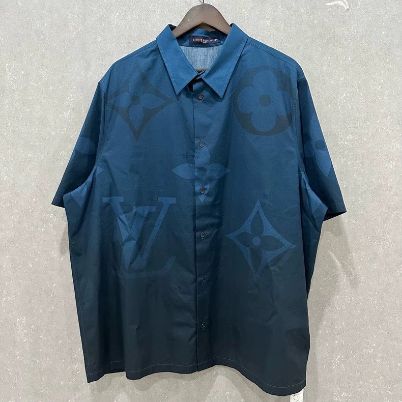 Louis Vuitton Louis Vuitton size 5l Blue gradient presbyopic full print Size US M / EU 48-50 / 2 - 1 Thumbnail