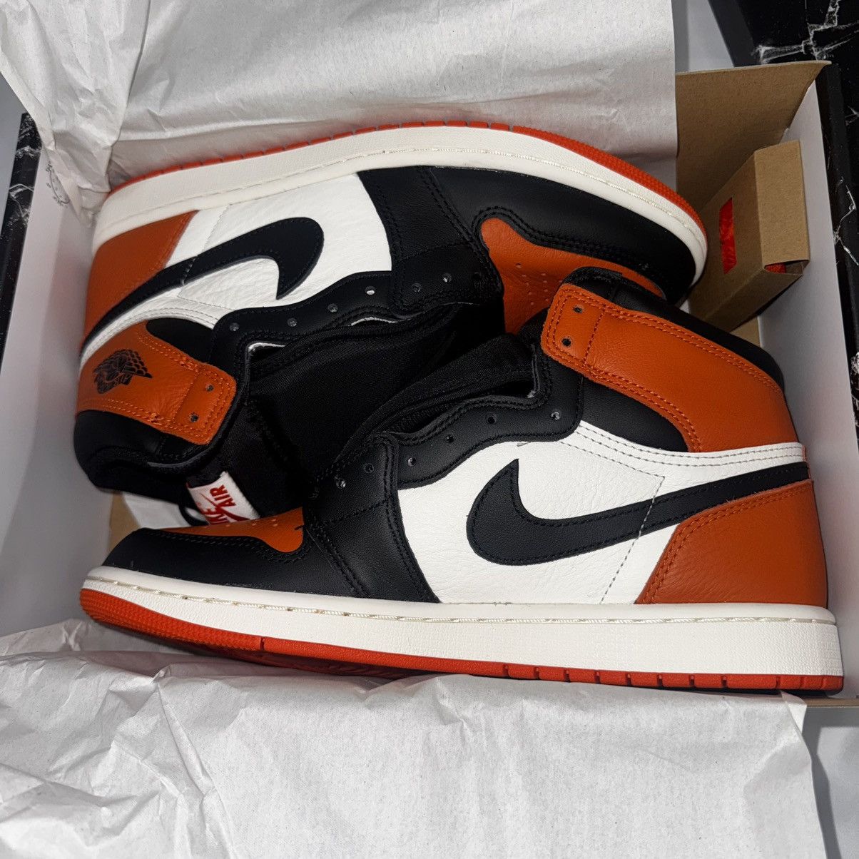 Jordan Brand Air Jordan 1 Retro High OG 'Shattered Backboard' 2025 Size US 10 / EU 43 - 1 Thumbnail