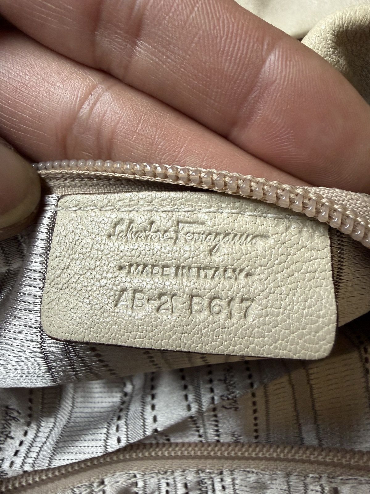 Salvatore Ferragamo Salvatore Ferragamo Vala hobo bag Size ONE SIZE - 13 Thumbnail