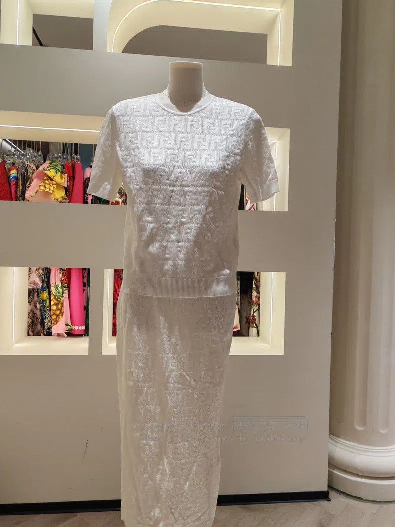Fendi Fendi White FF floral pattern knitted short sleeve + skirt Size XS / US 0-2 / IT 36-38 - 1 Thumbnail
