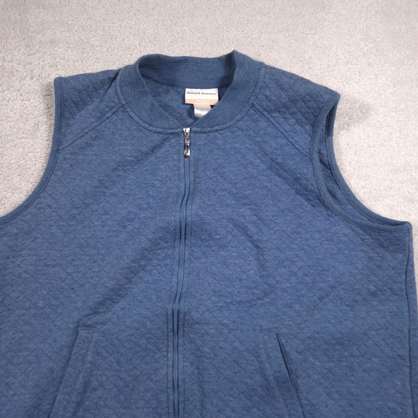 Vintage Alfred Dunner Vest Womens 1X Blue Quilted Knit Full Zip Pockets Casual Vest Womens 1X Blue Quilted Knit Full Zip Pockets Casual Size XL / US 12-14 / IT 48-50 - 3 Thumbnail
