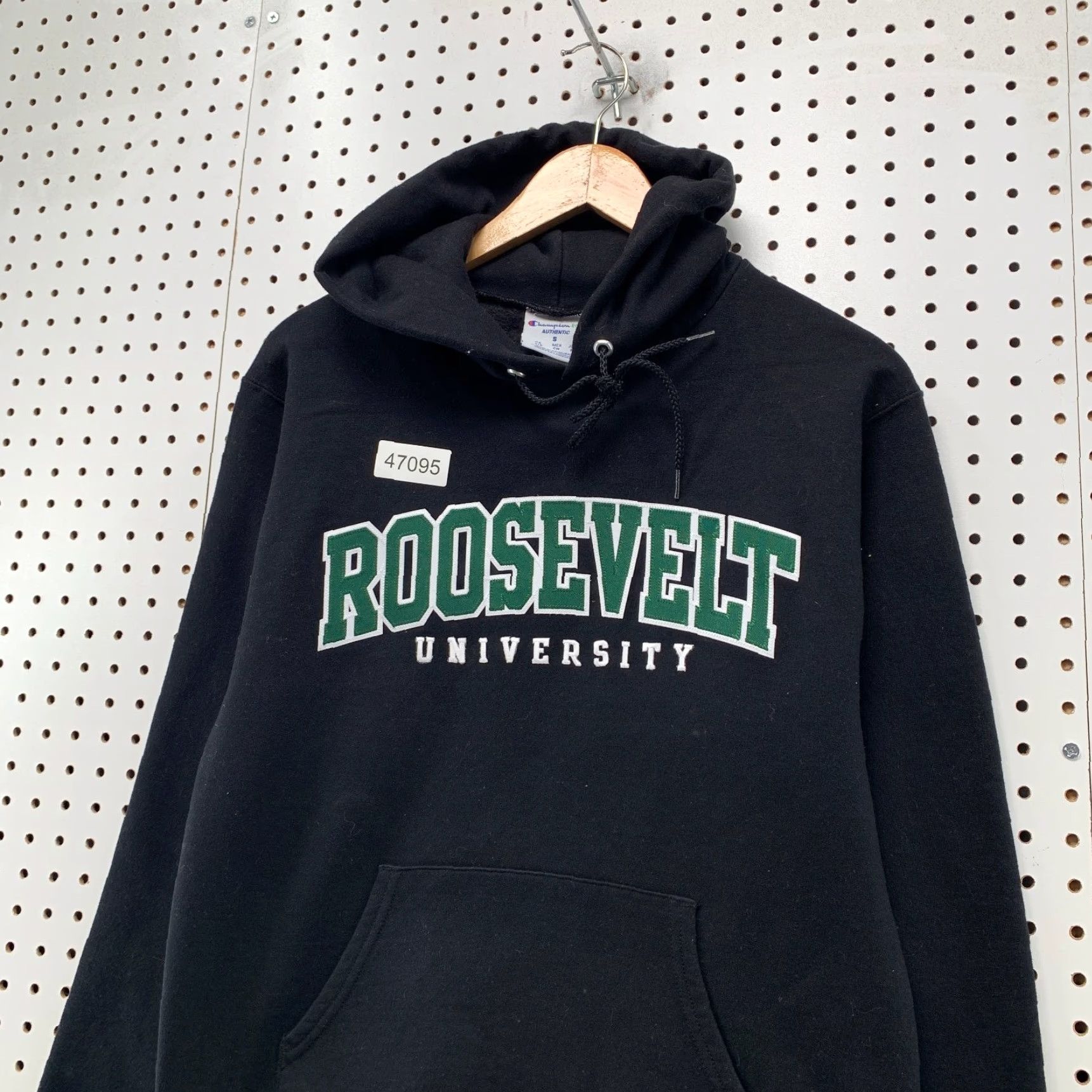 Champion VINTAGE Roosevelt University Hoodie Sweatshirt Men Small Black Champion NCAA Embroidered Size US S / EU 44-46 / 1 - 6 Thumbnail
