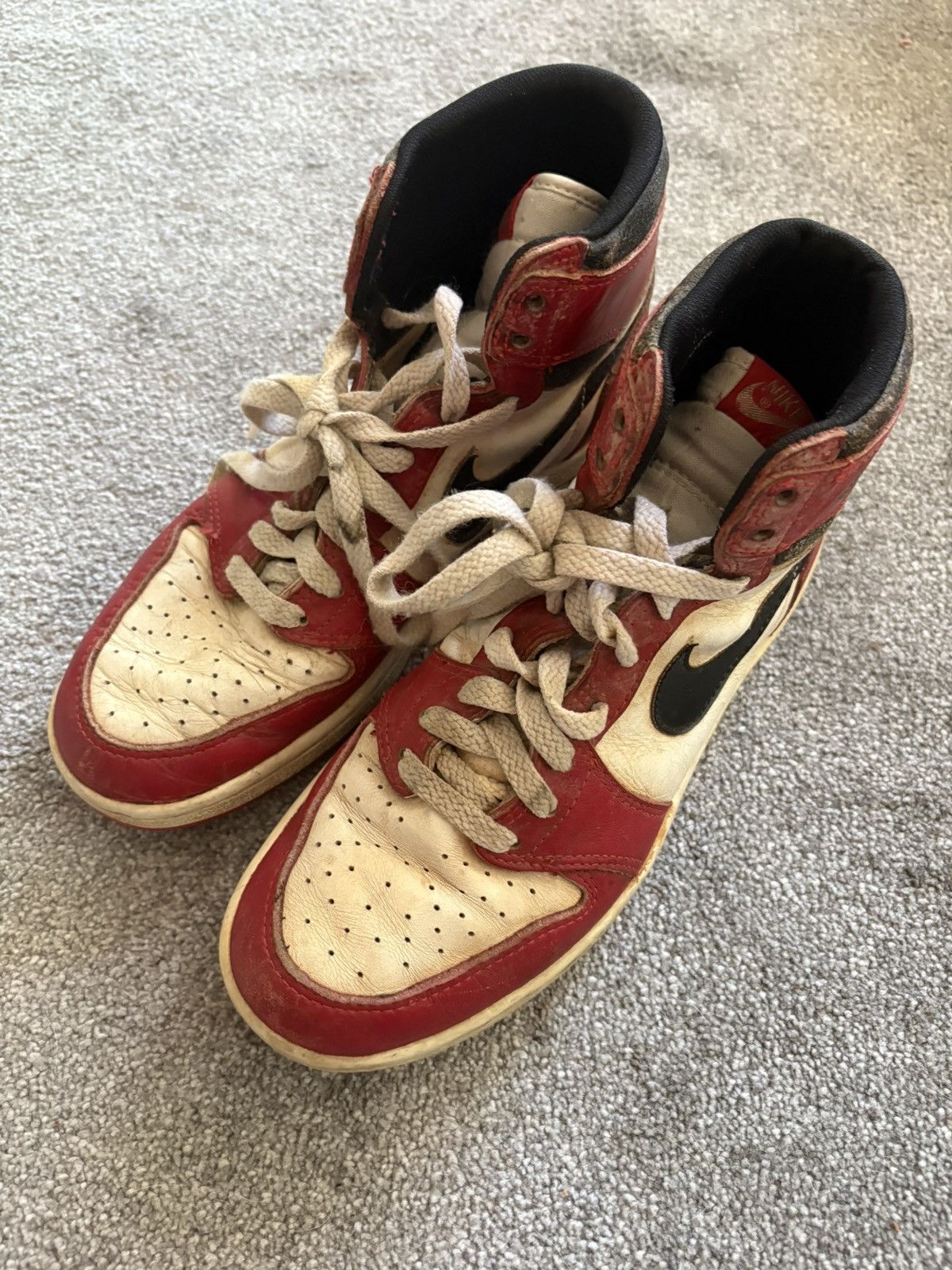 Nike Nike 1985 Jordan 1 Chicago OG Trainers Size US 8 / EU 41 - 4 Thumbnail