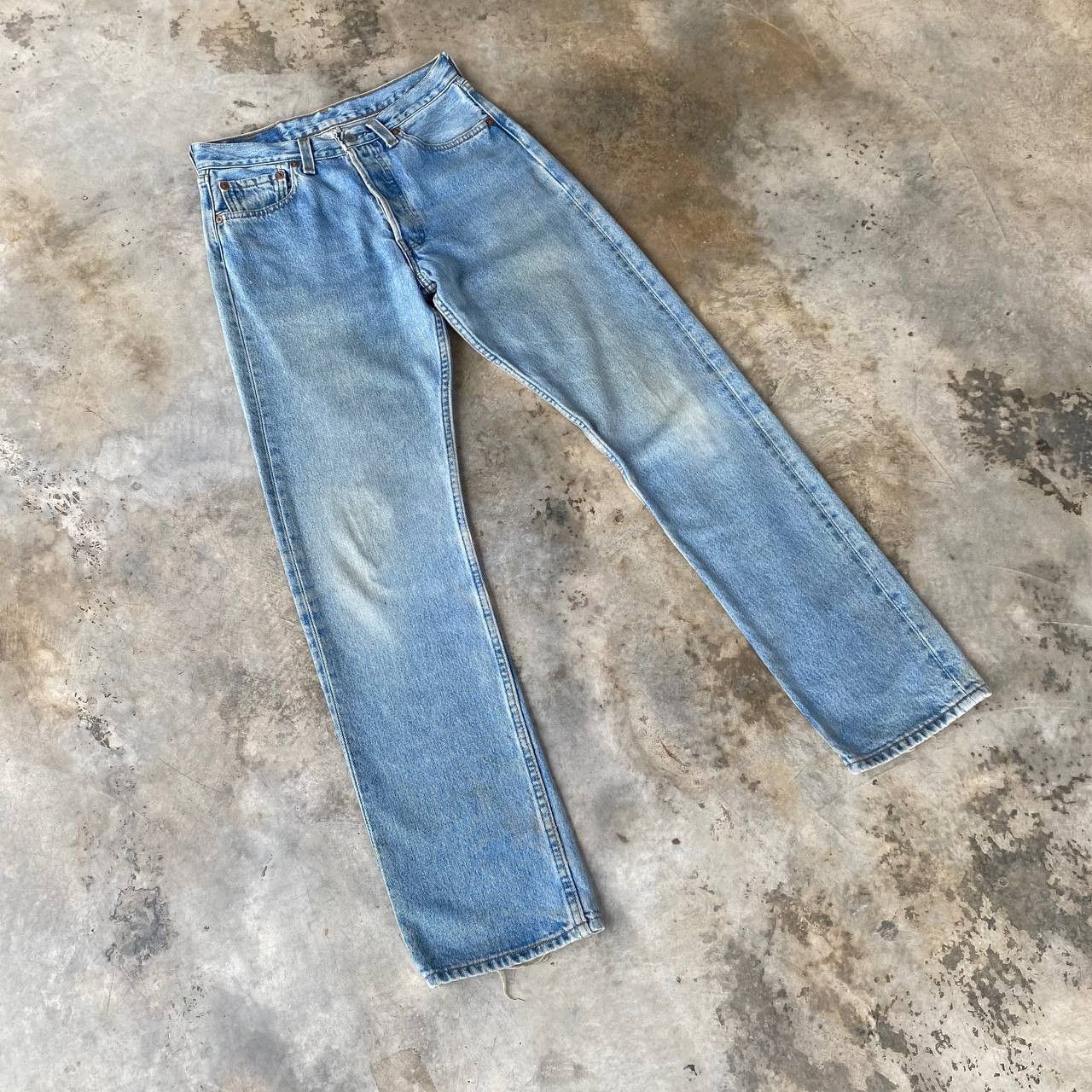 Levi's Vintage Clothing VINTAGE 90S LEVIS 501 WOMEN BLUE STONEWASH GRUNGE DENIM Size 28" / US 6 / IT 42 - 2 Thumbnail